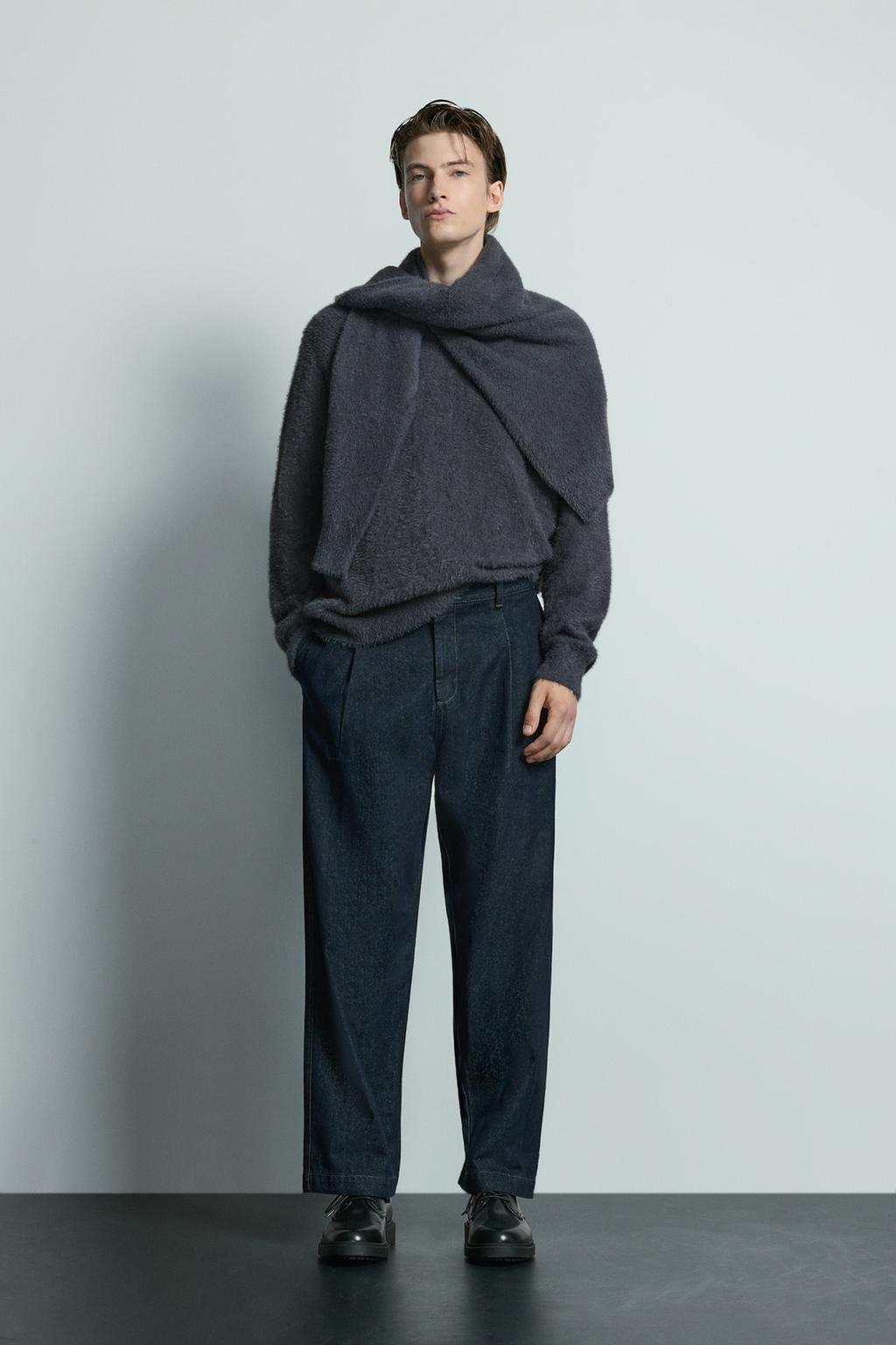 Relaxed fit jeans with darts