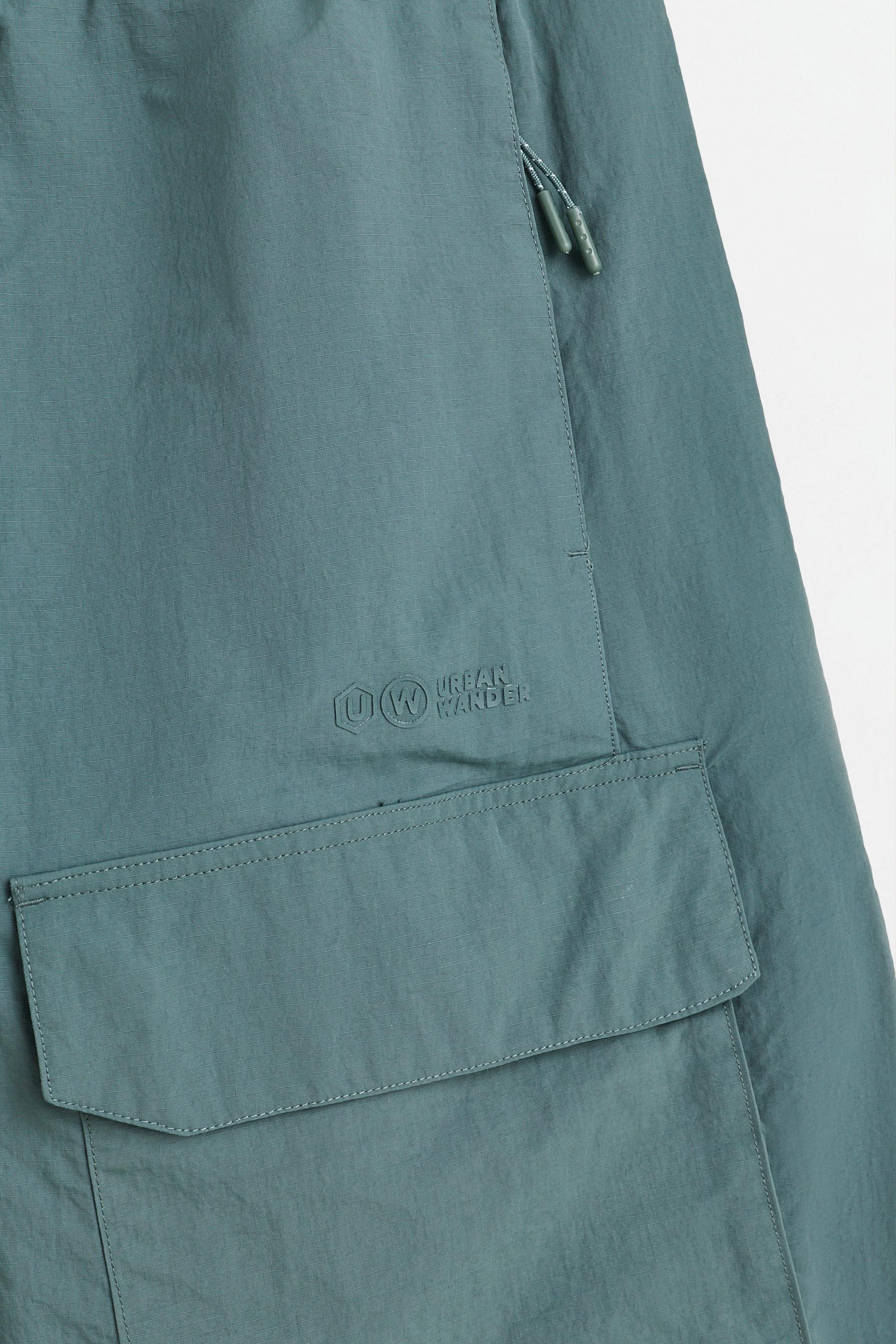 Outdoor cargo Bermuda shorts — EMERALD GREEN