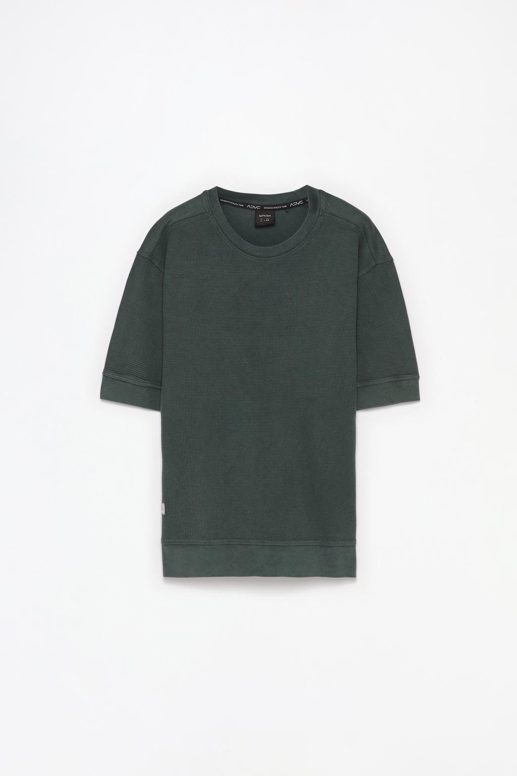 Textured sports T-shirt