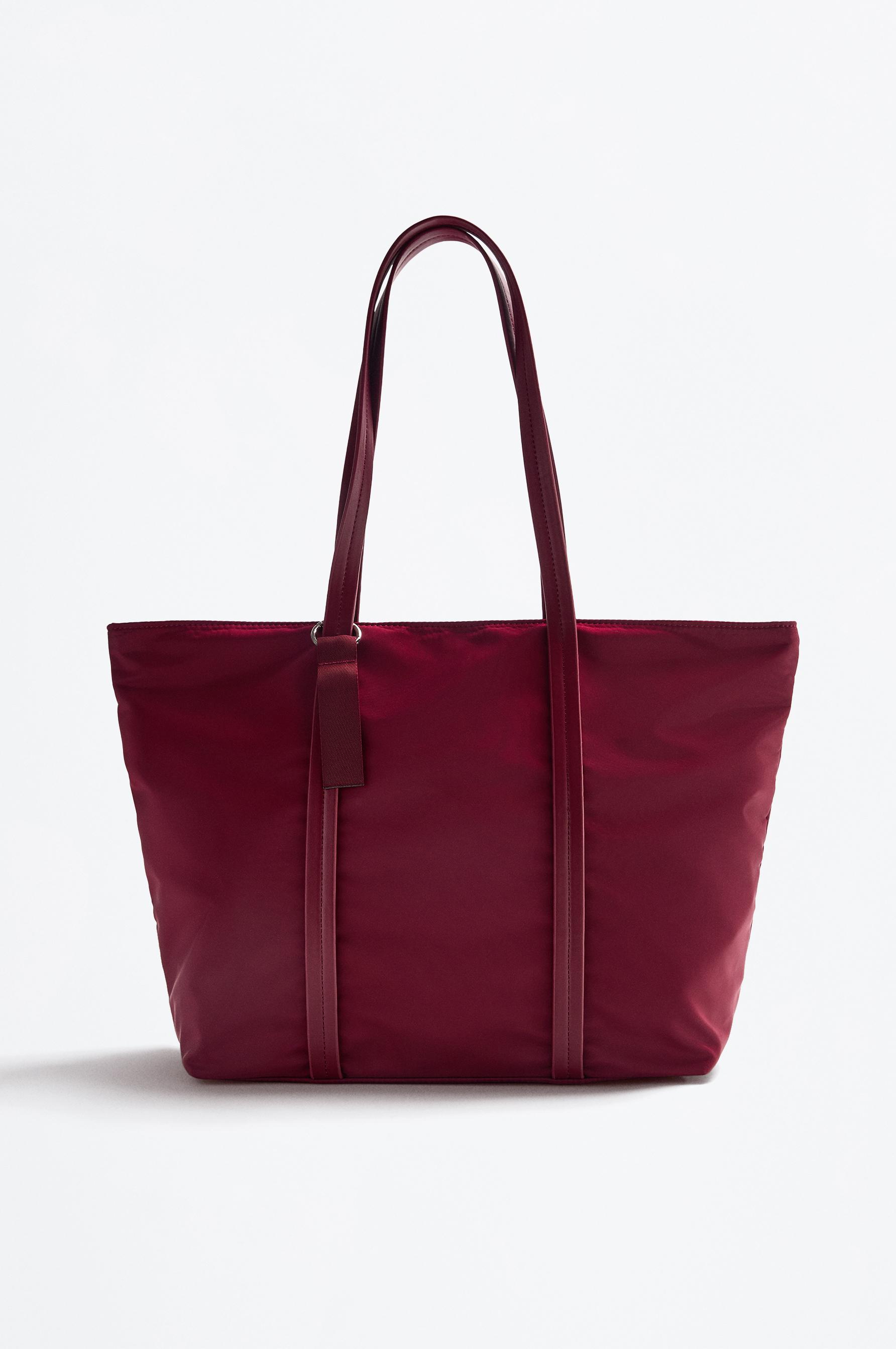 Bolso shopper nailon detalle llavero