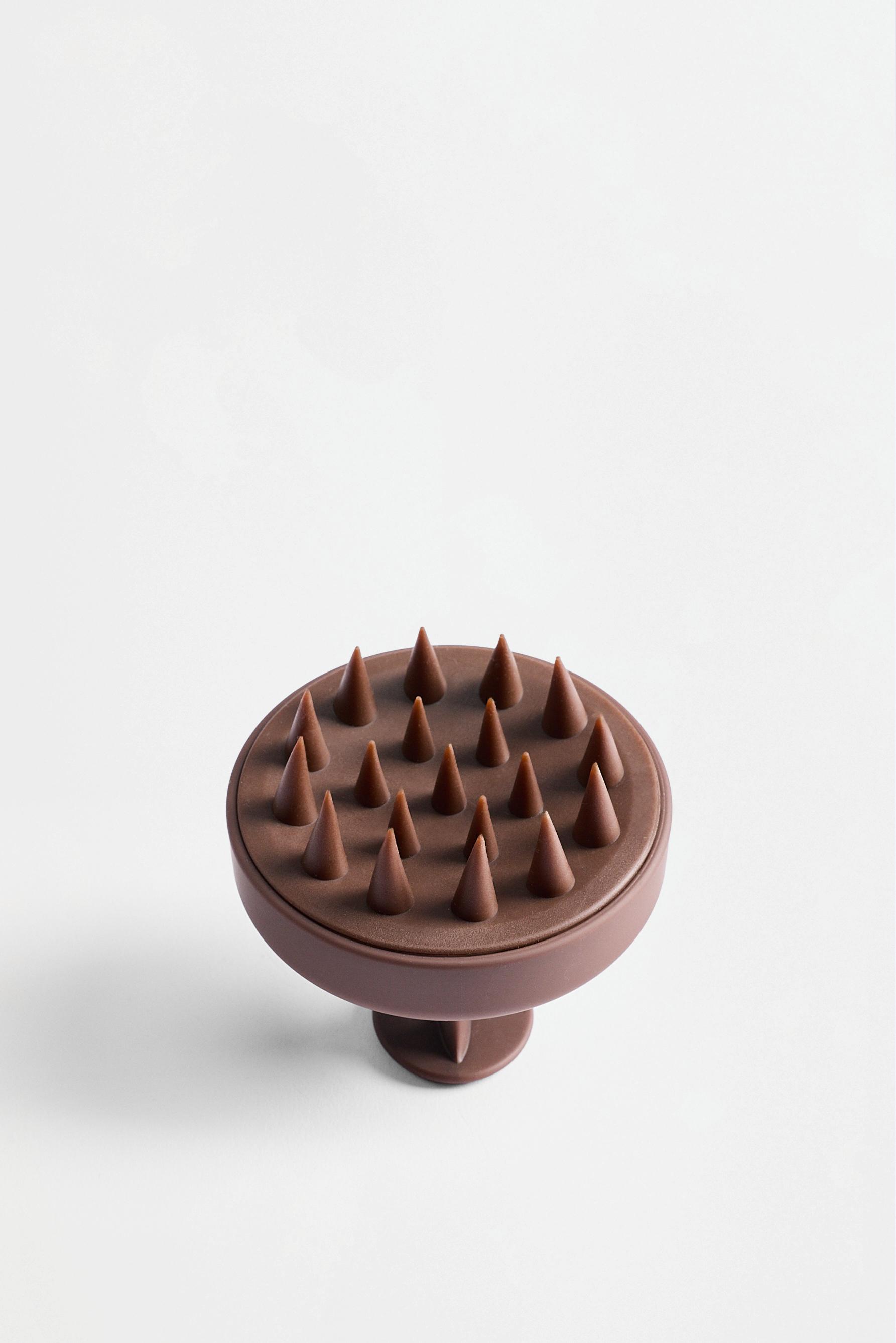 Scalp massager — BROWN