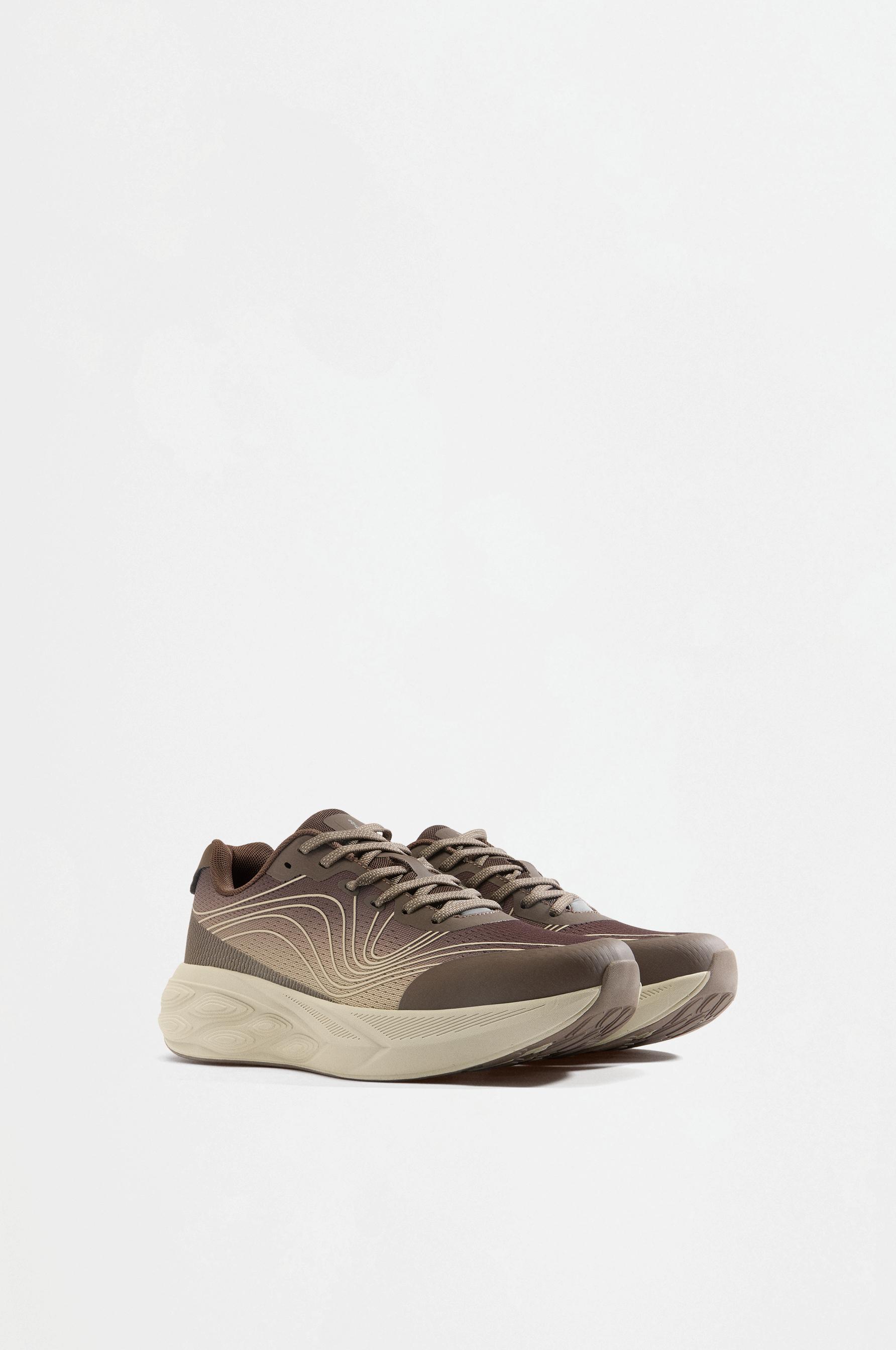 Performance sneakers — OTHERS