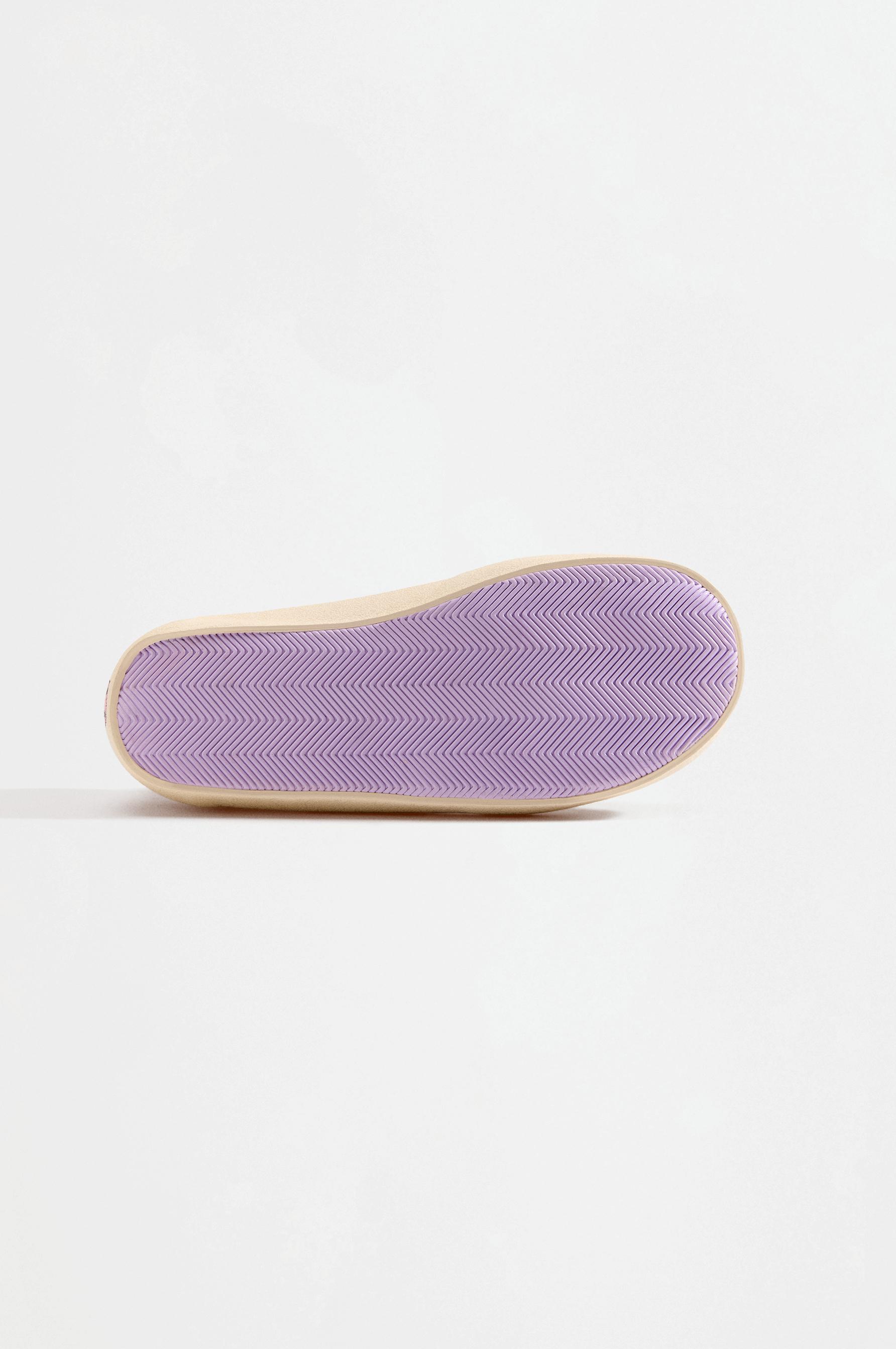Kuromi ©SANRIO Barefoot sneakers — ECRU