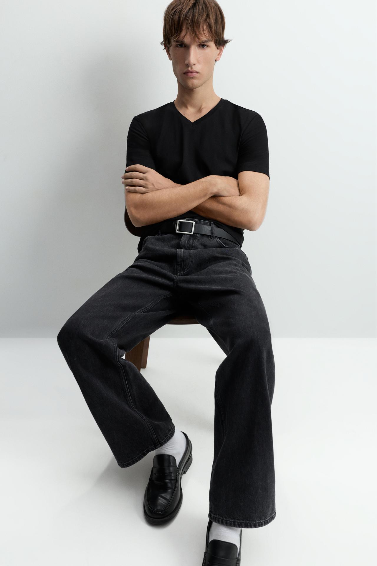 Slim fit V-neck T-shirt — BLACK
