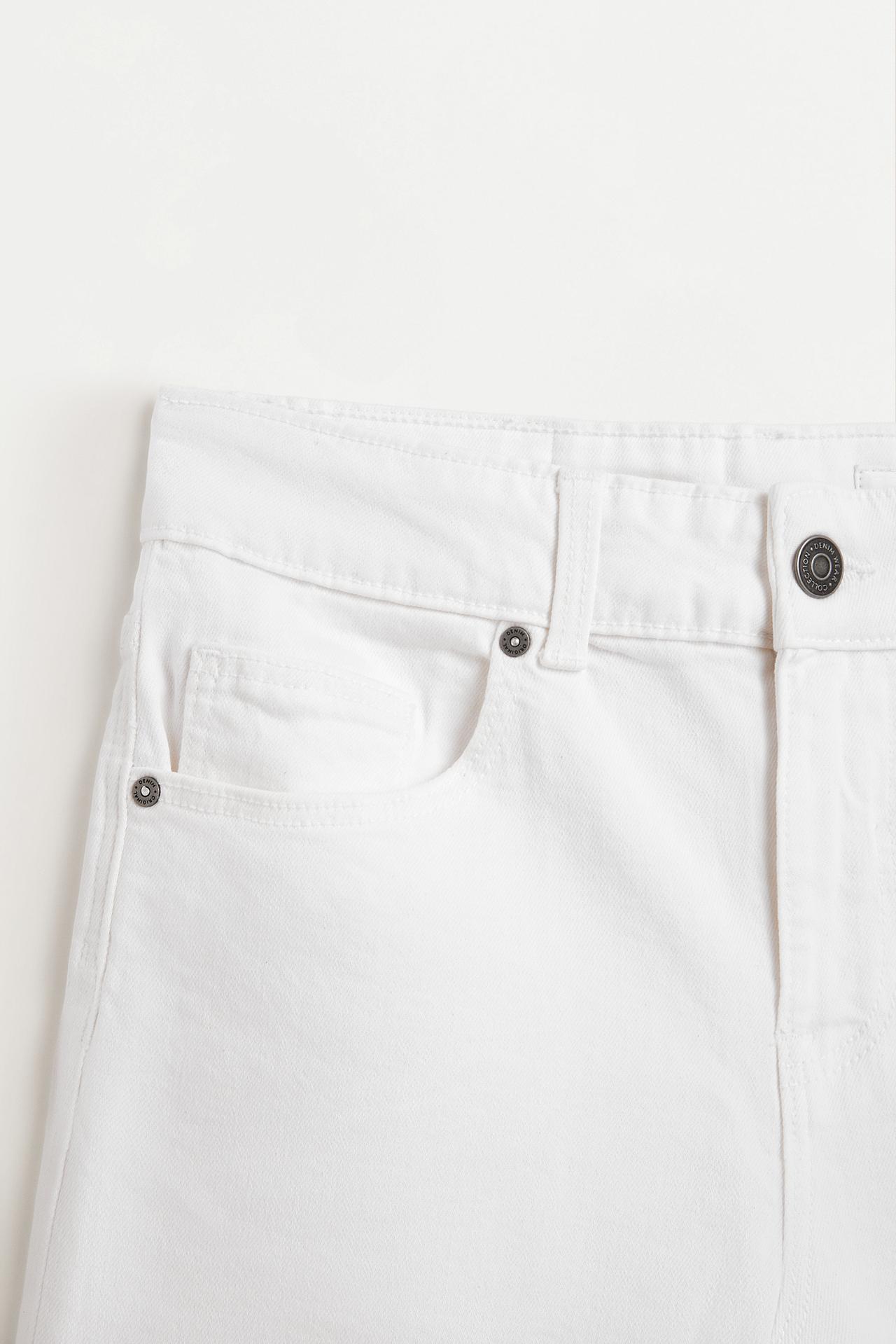 Slim comfort denim Bermuda shorts — WHITE