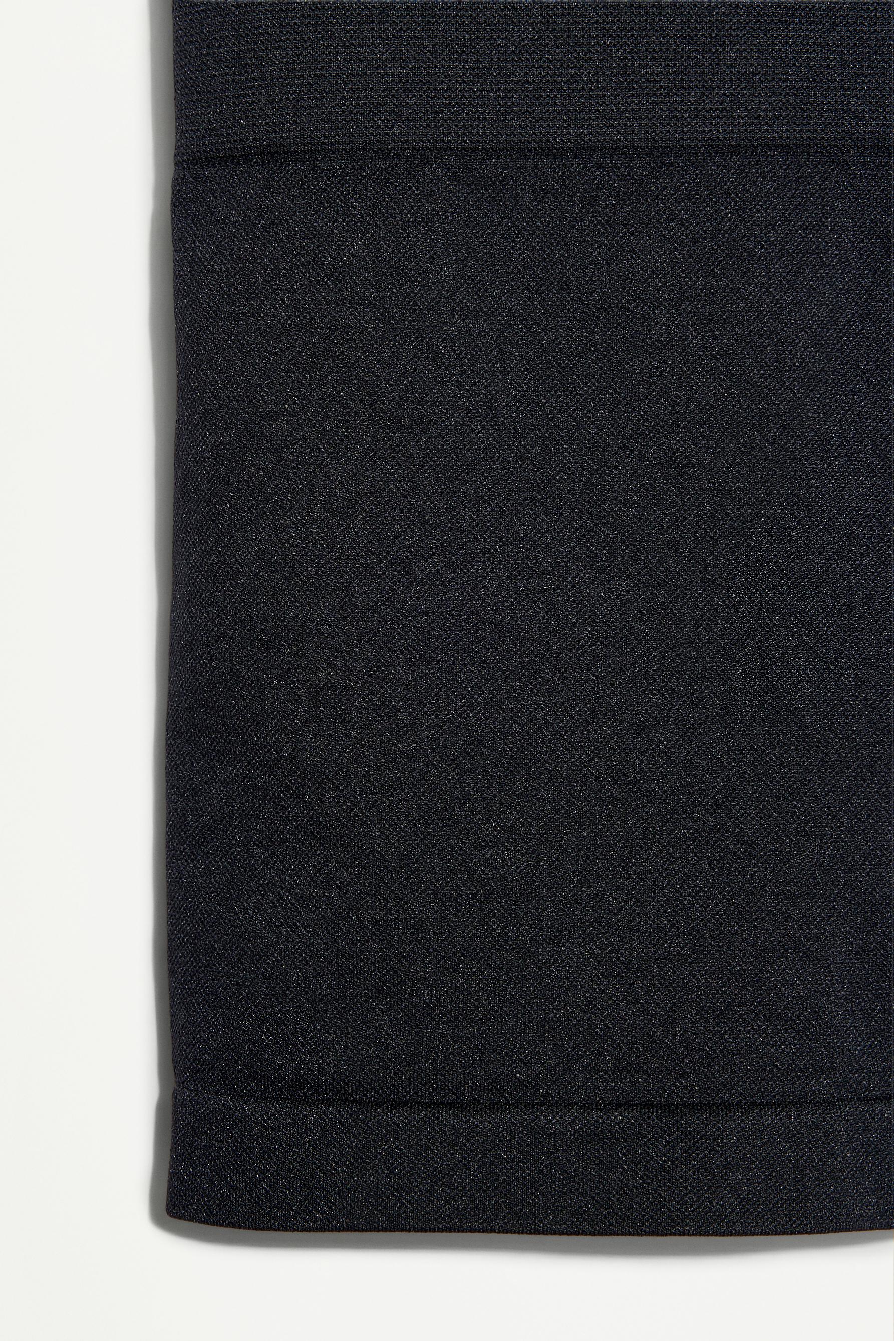 Seamless shapewear shorts — BLACK