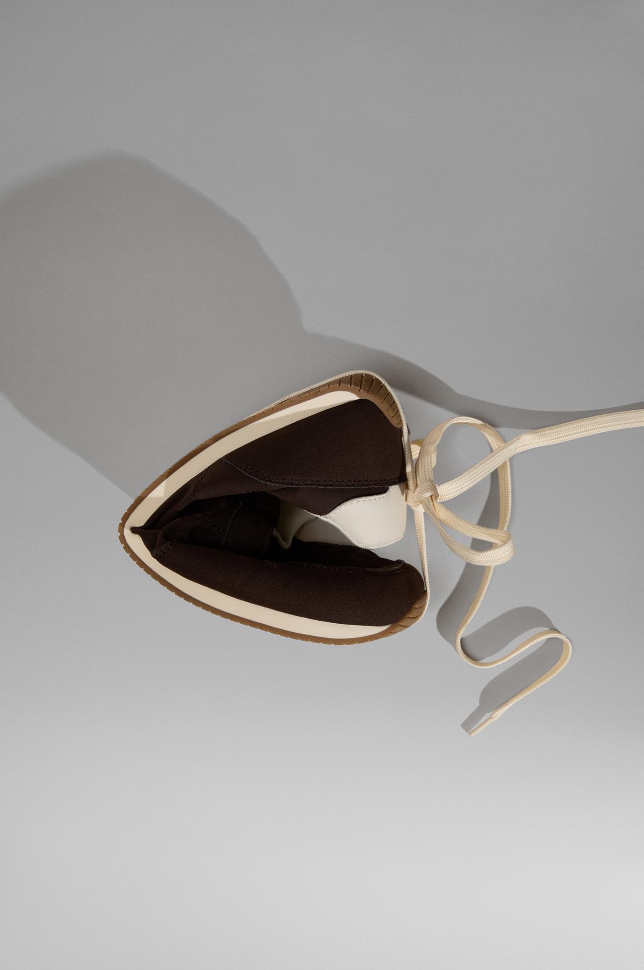 Barefoot sneakers — BROWN