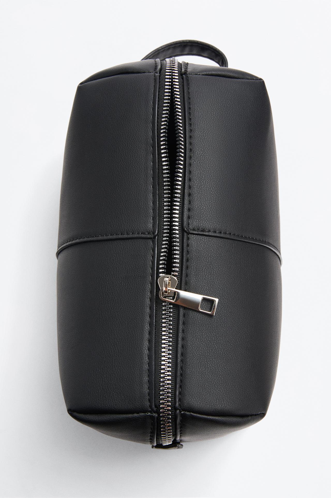 Minimalist toiletry bag — BLACK