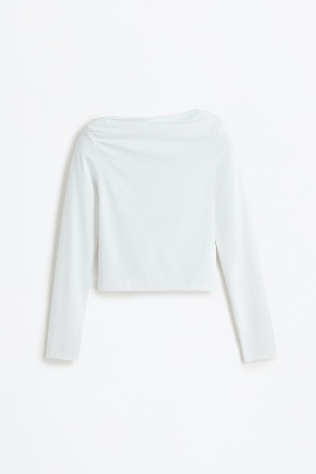 Camiseta poliamida cuello asimétrico