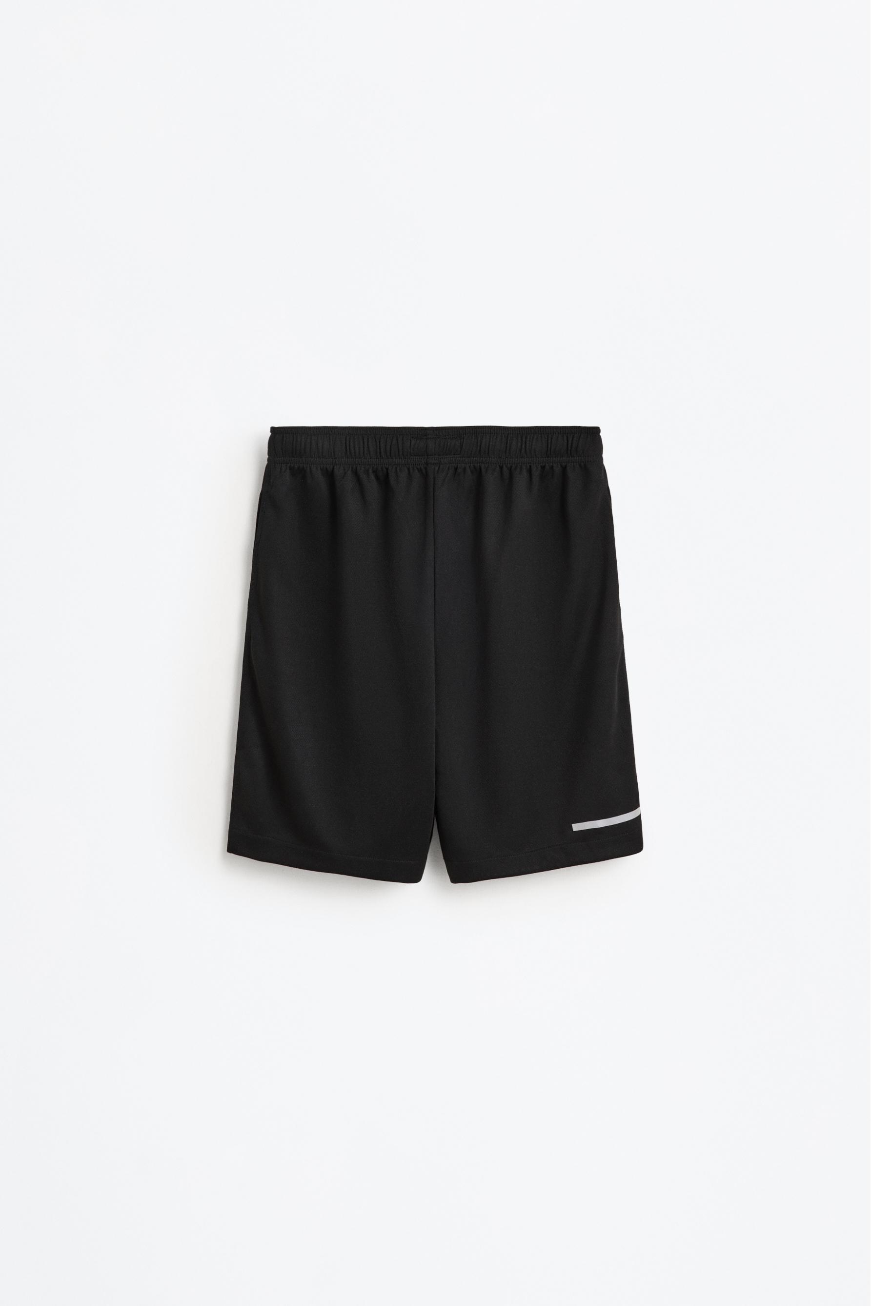 Bermuda sports shorts — BLACK