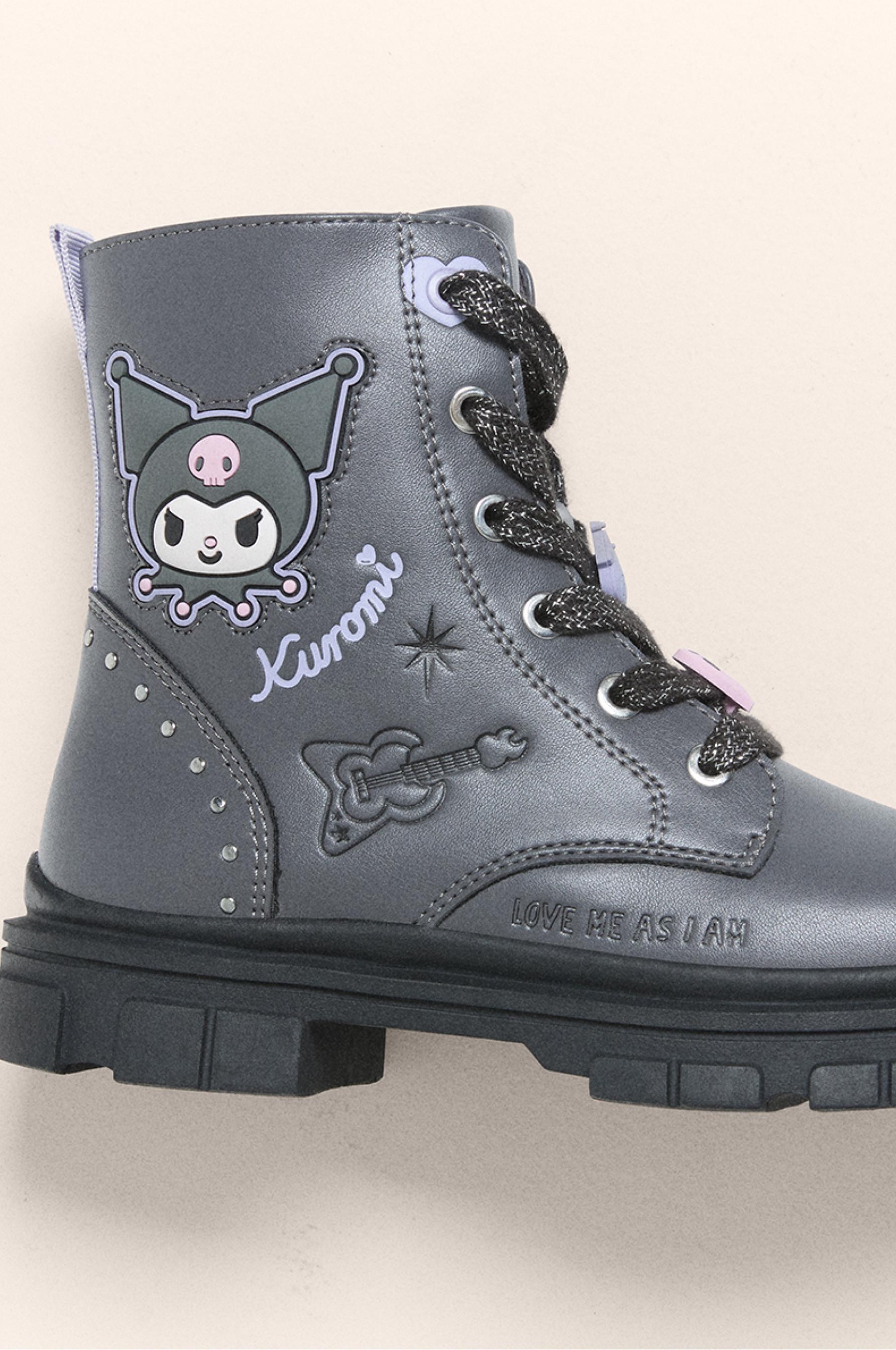 Kuromi Hello Kitty ©SANRIO Lace-up Boot — GREY
