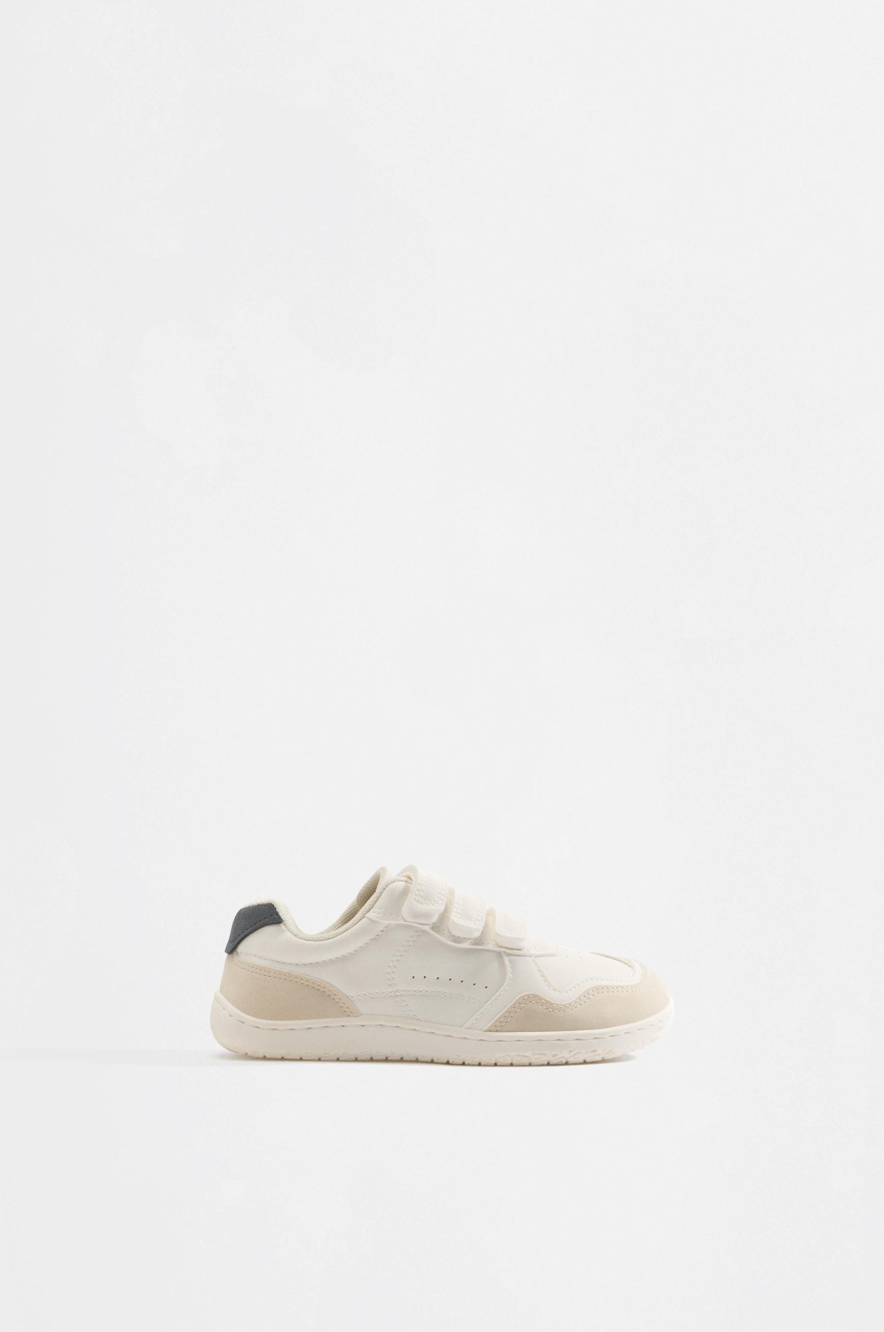 Casual sneakers — WHITE