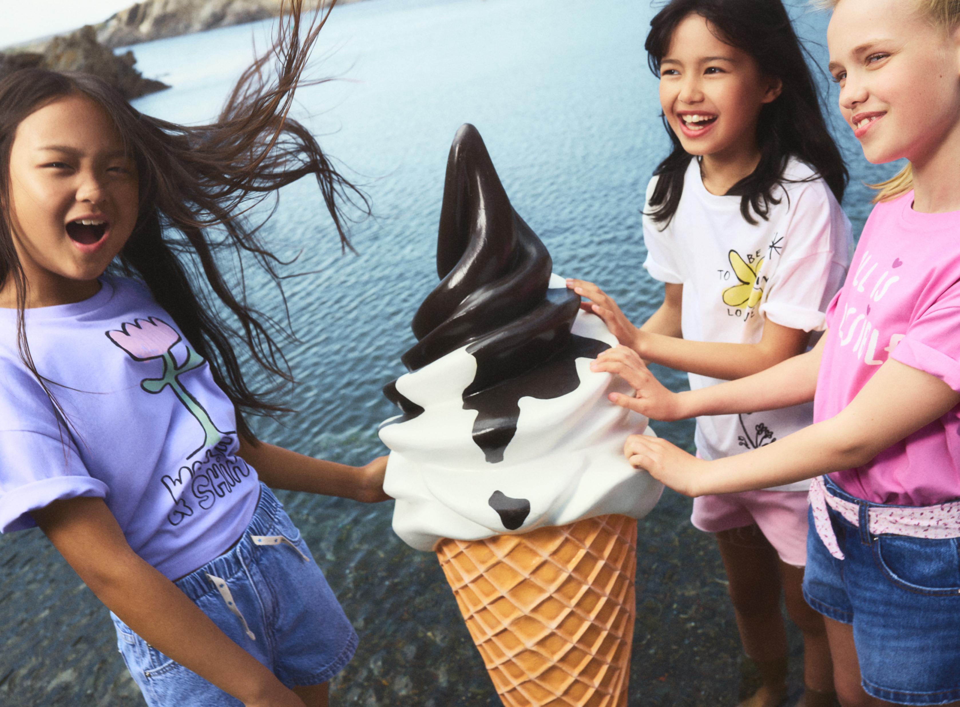 Printed T-shirt — PINKISH WHITE