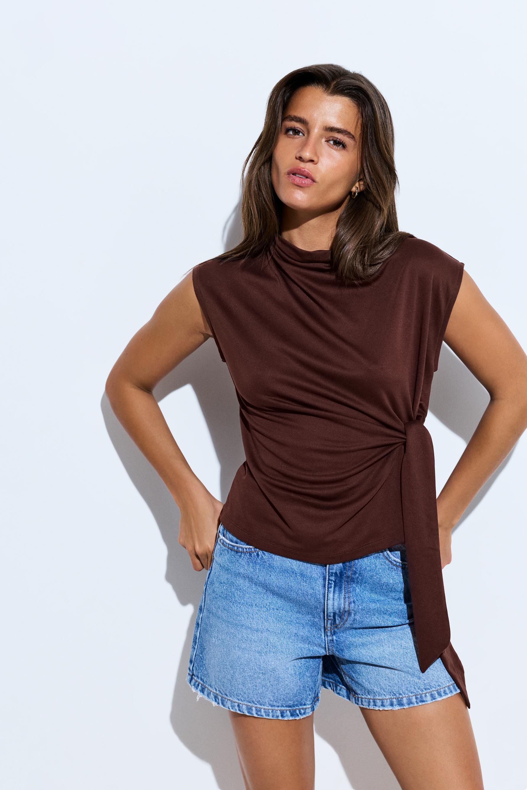 Flowing tie-detail T-shirt — CHOCOLATE