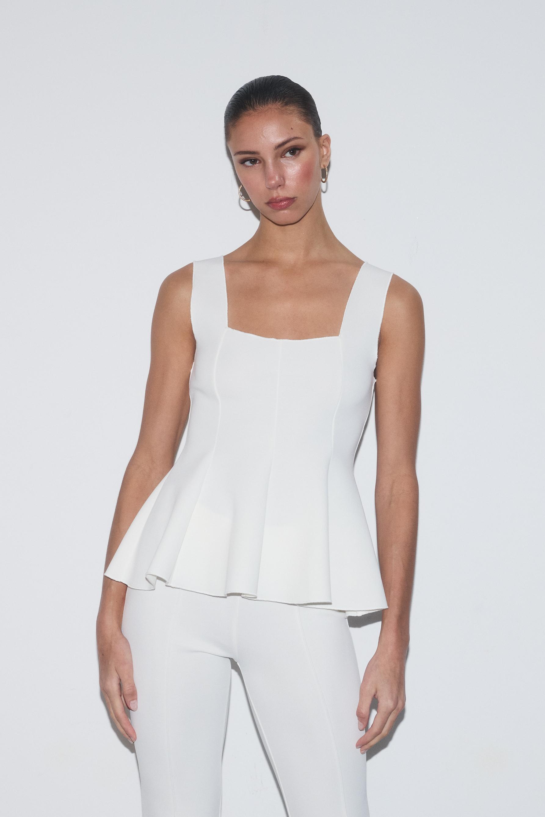 Top entallado peplum