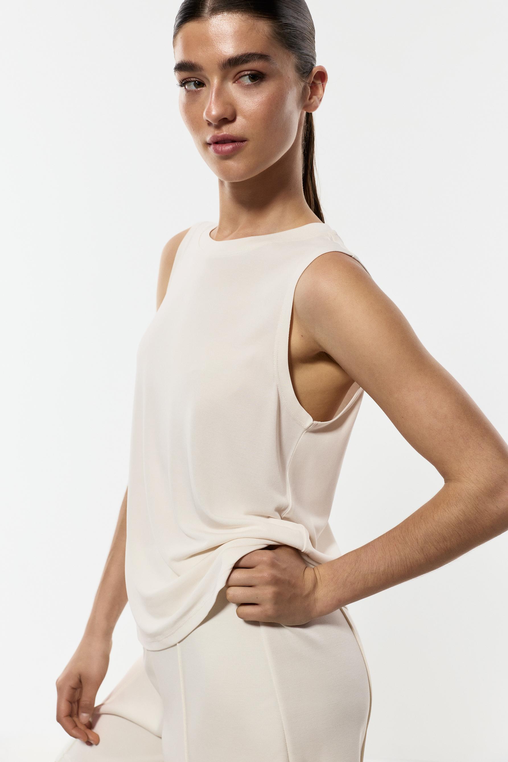 Camiseta deportiva fluida