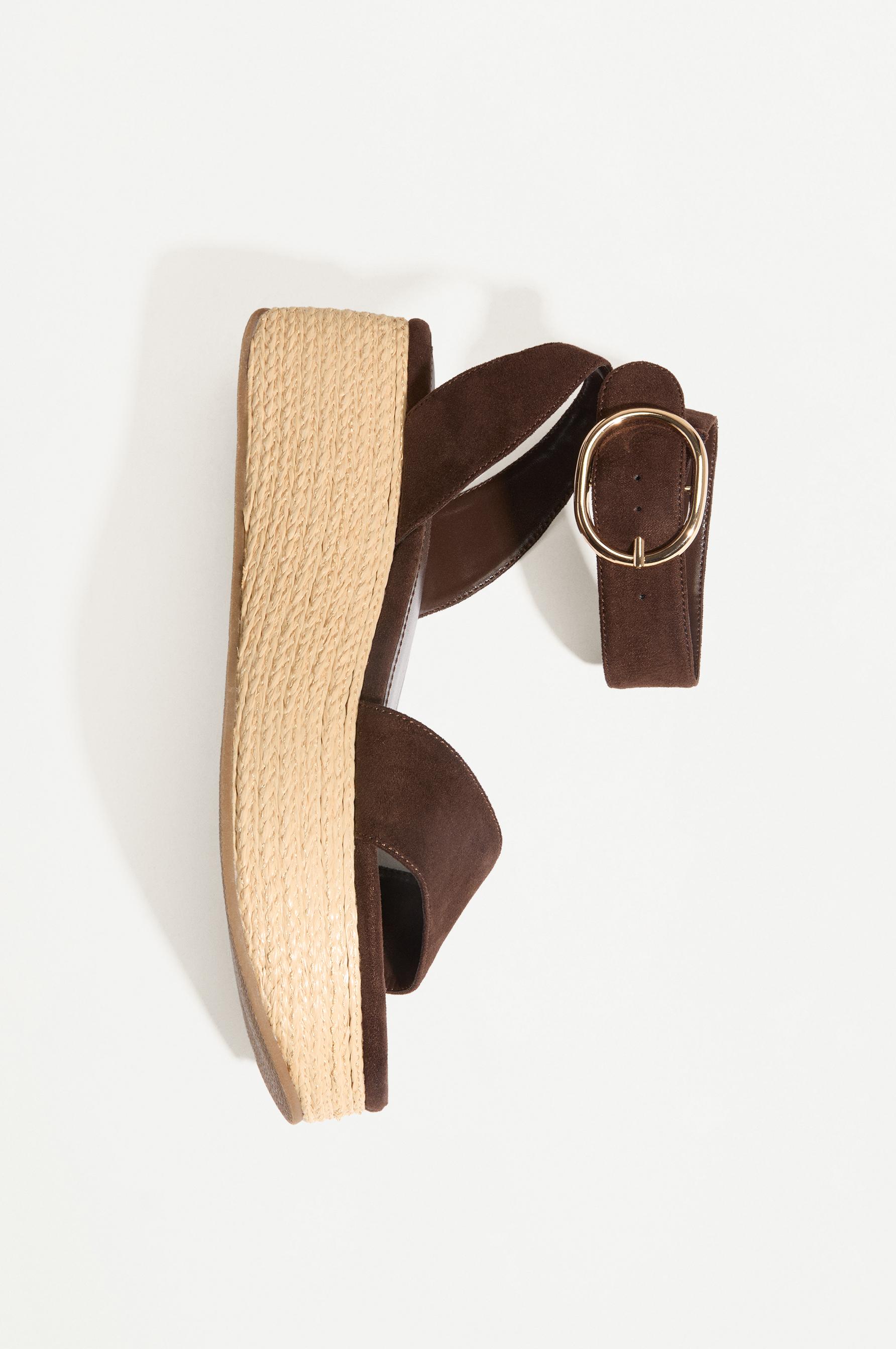 Platform sandal — BROWN