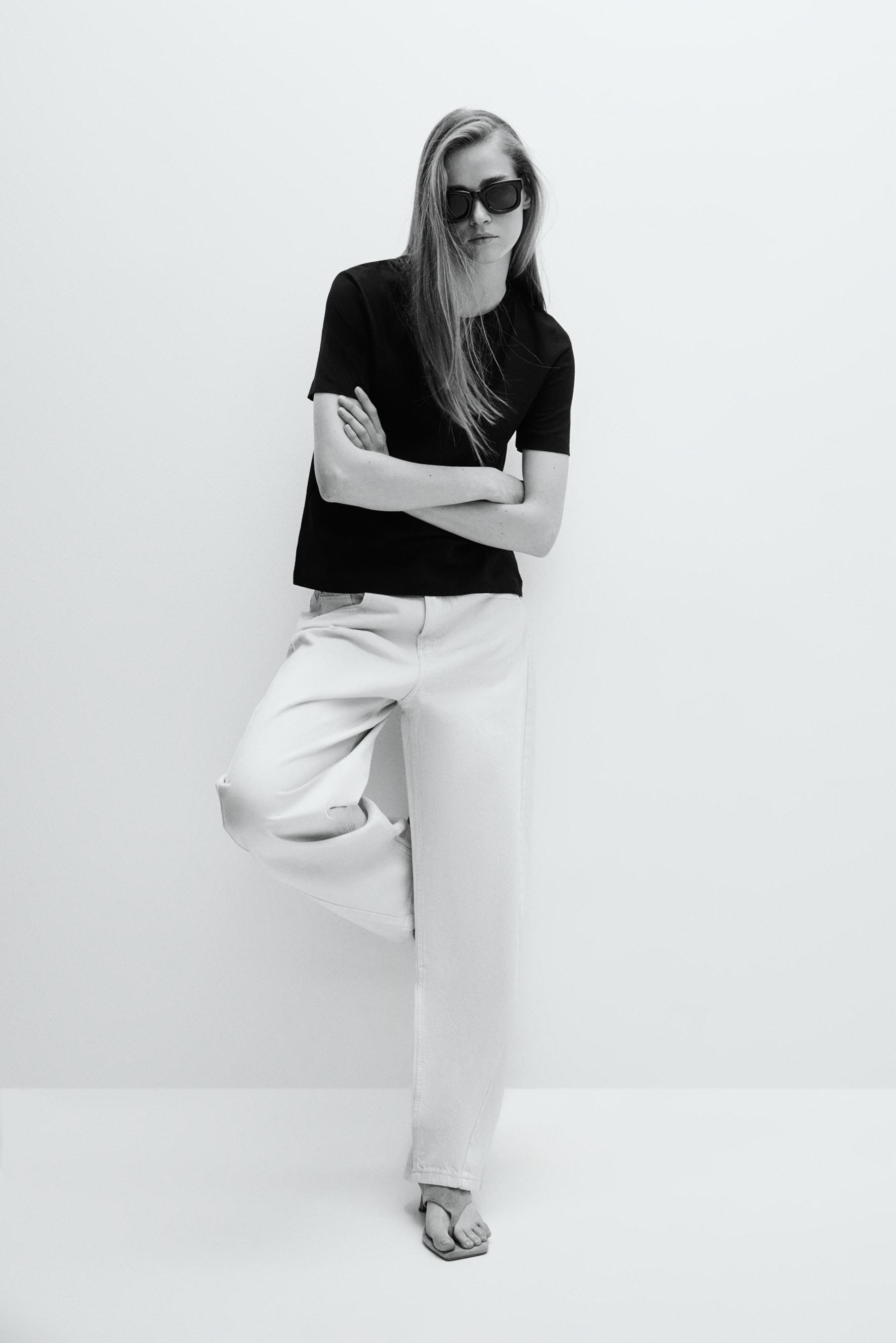 Basic round neck T-shirt — BLACK