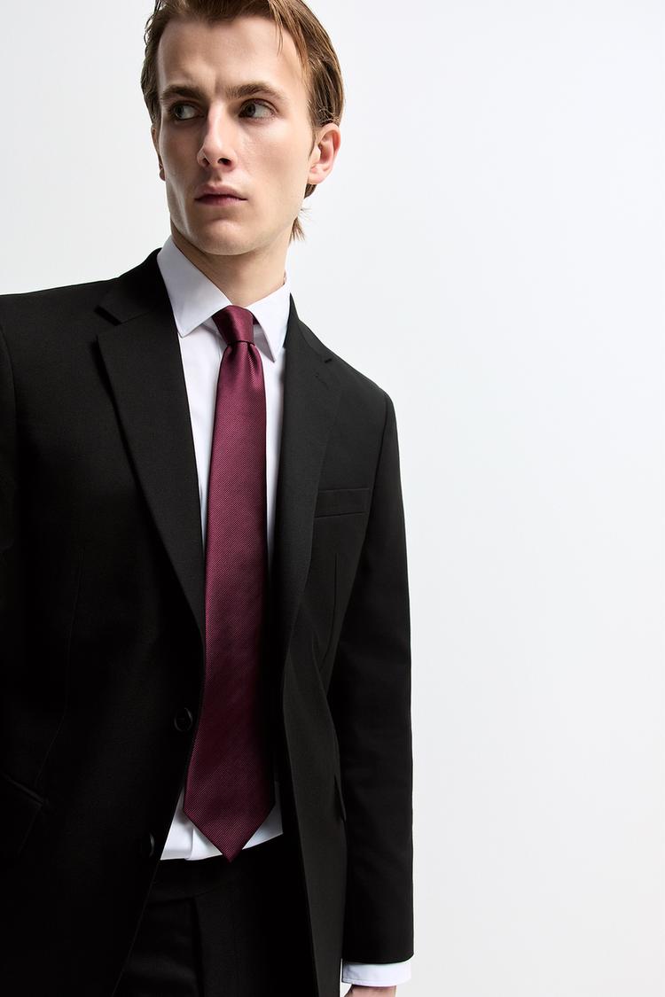 Textured tie — BURGUNDY