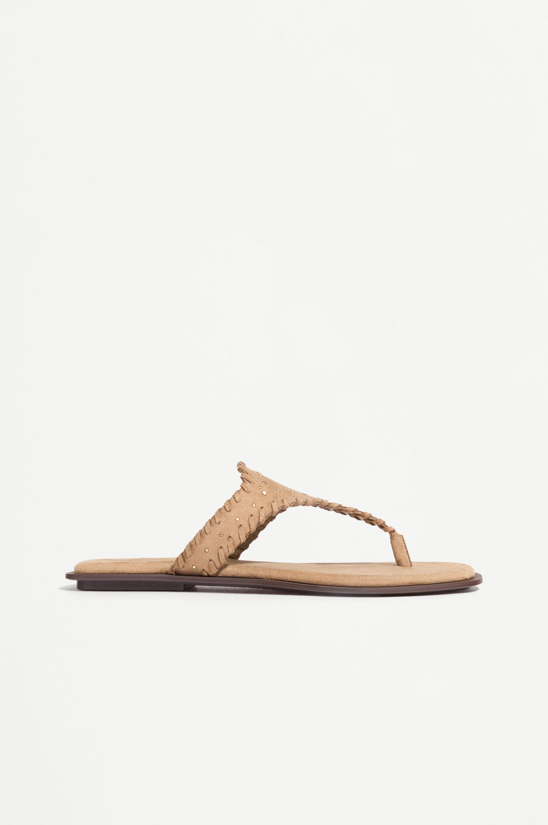 Flat studded sandals — BROWN