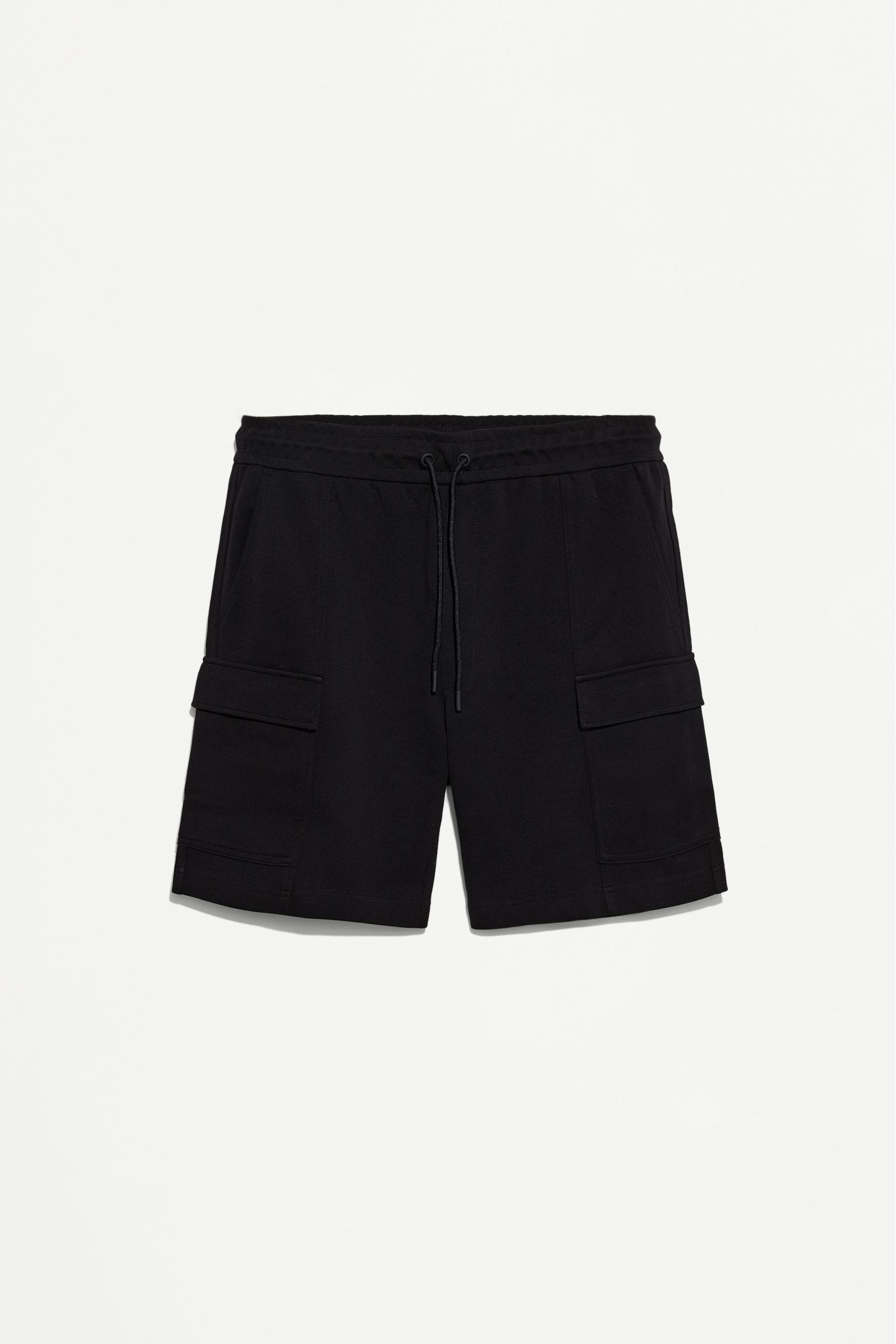 Interlock cargo Bermuda shorts — BLACK