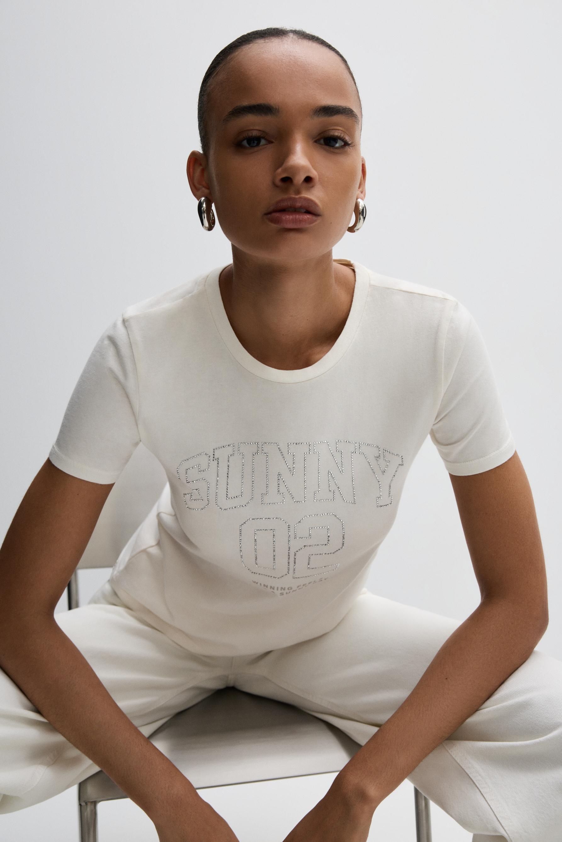 Faded-effect rhinestone T-shirt - NEW IN - Woman | Lefties Italy Faded-effect rhinestone T-shirt - NEW IN - Woman | Lefties Italy