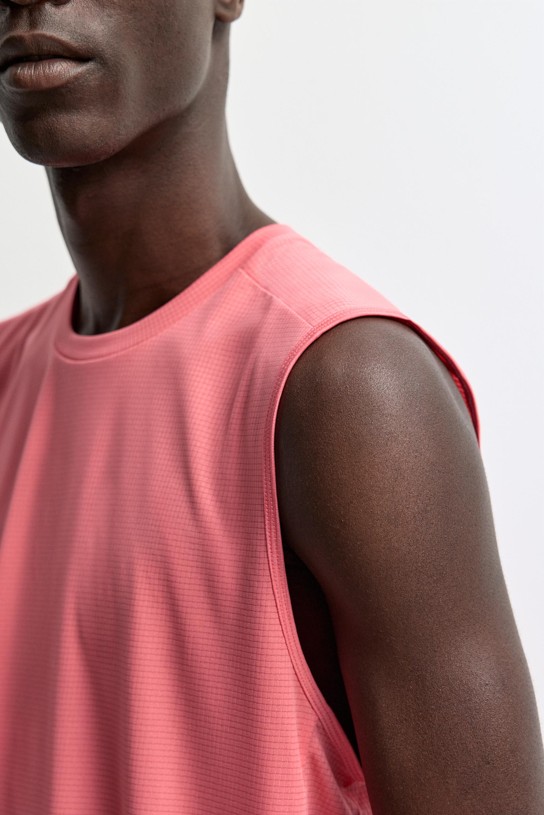Sleeveless sports T-shirt — BUBBLEGUM PINK