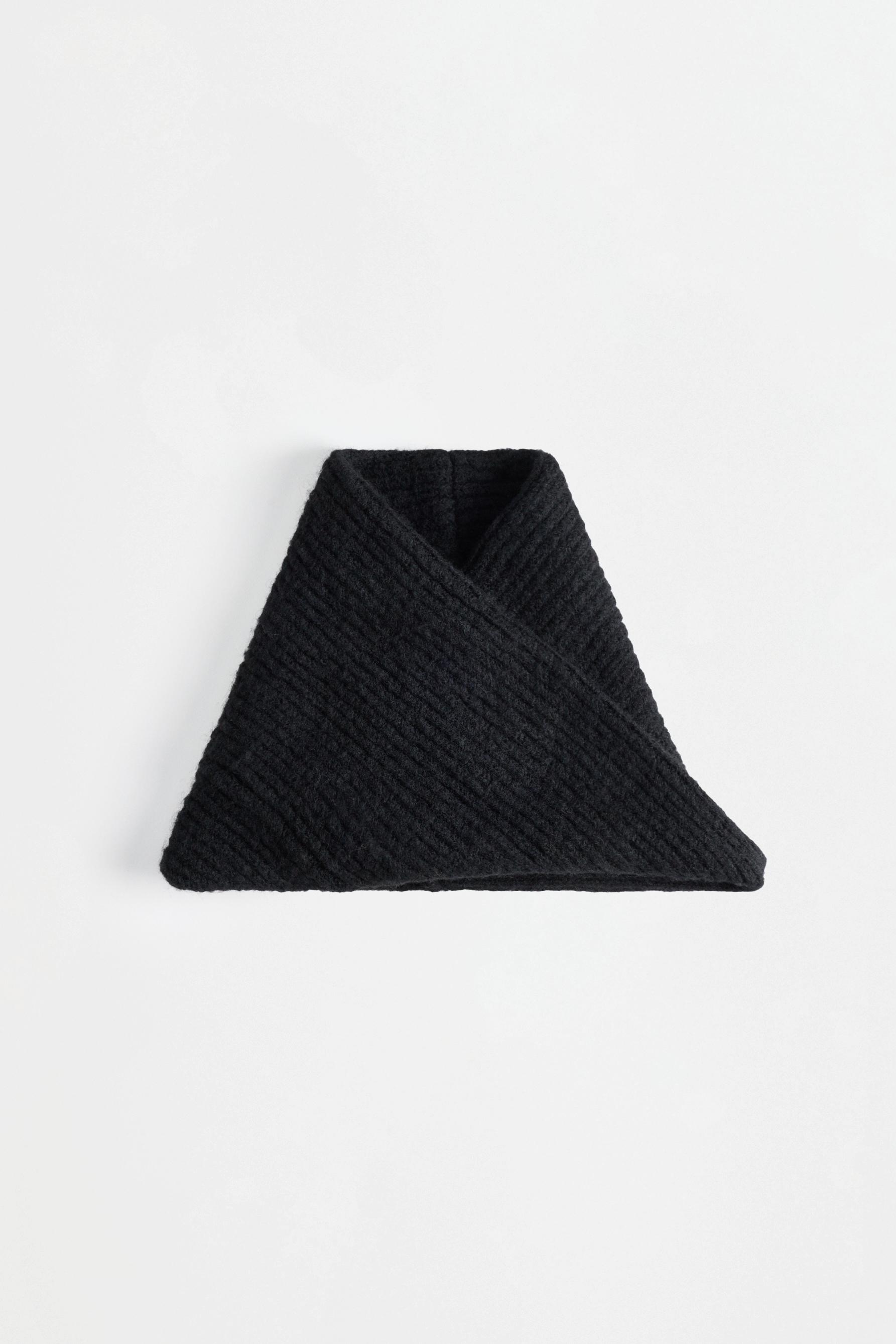 Ribbed knit snood — BLACK
