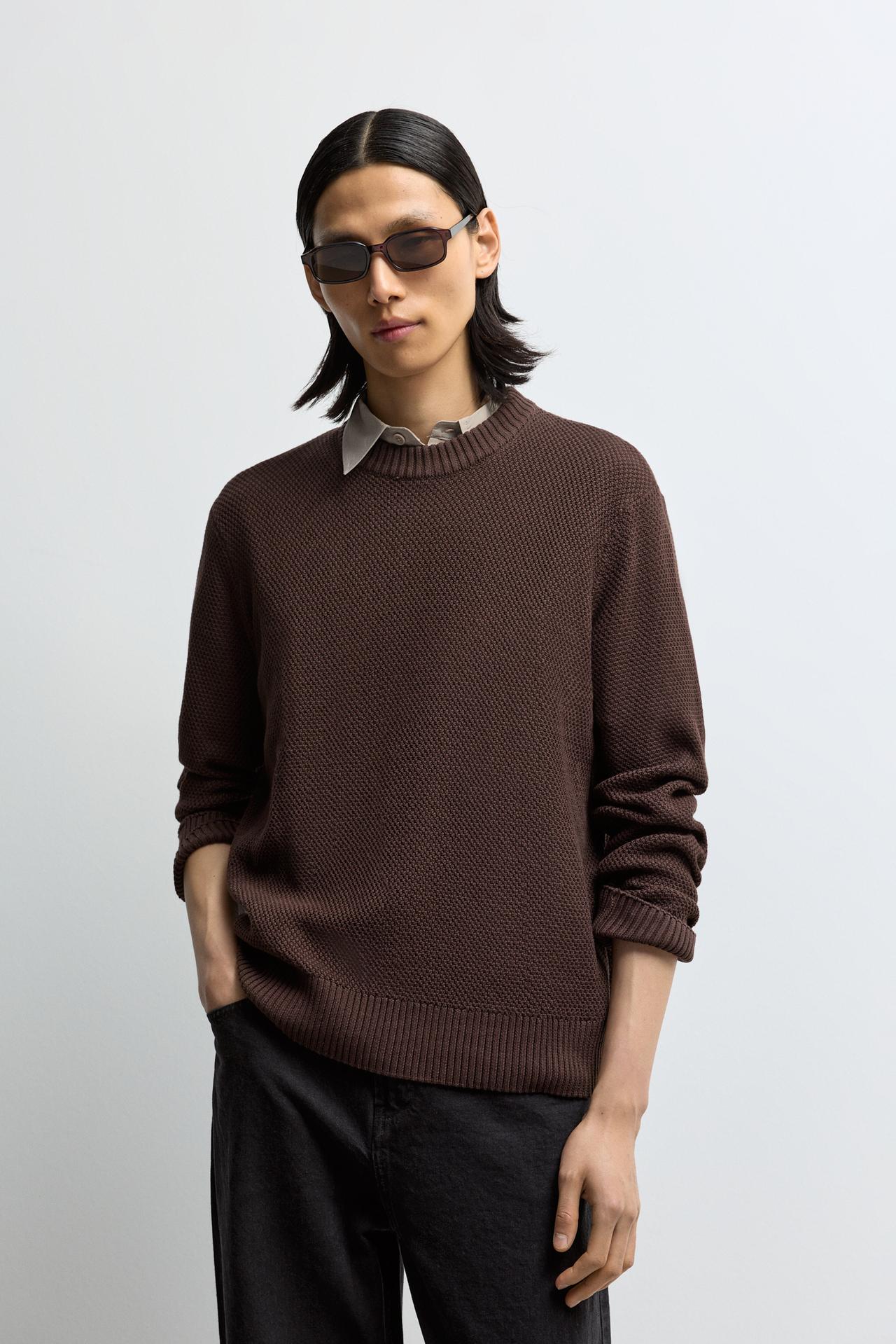 Textured knit sweater — CHOCOLATE