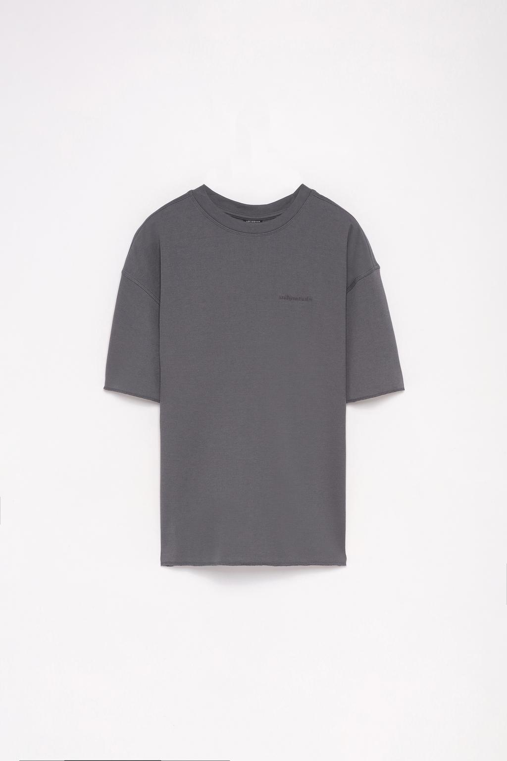 Textured T-shirt with embroidery