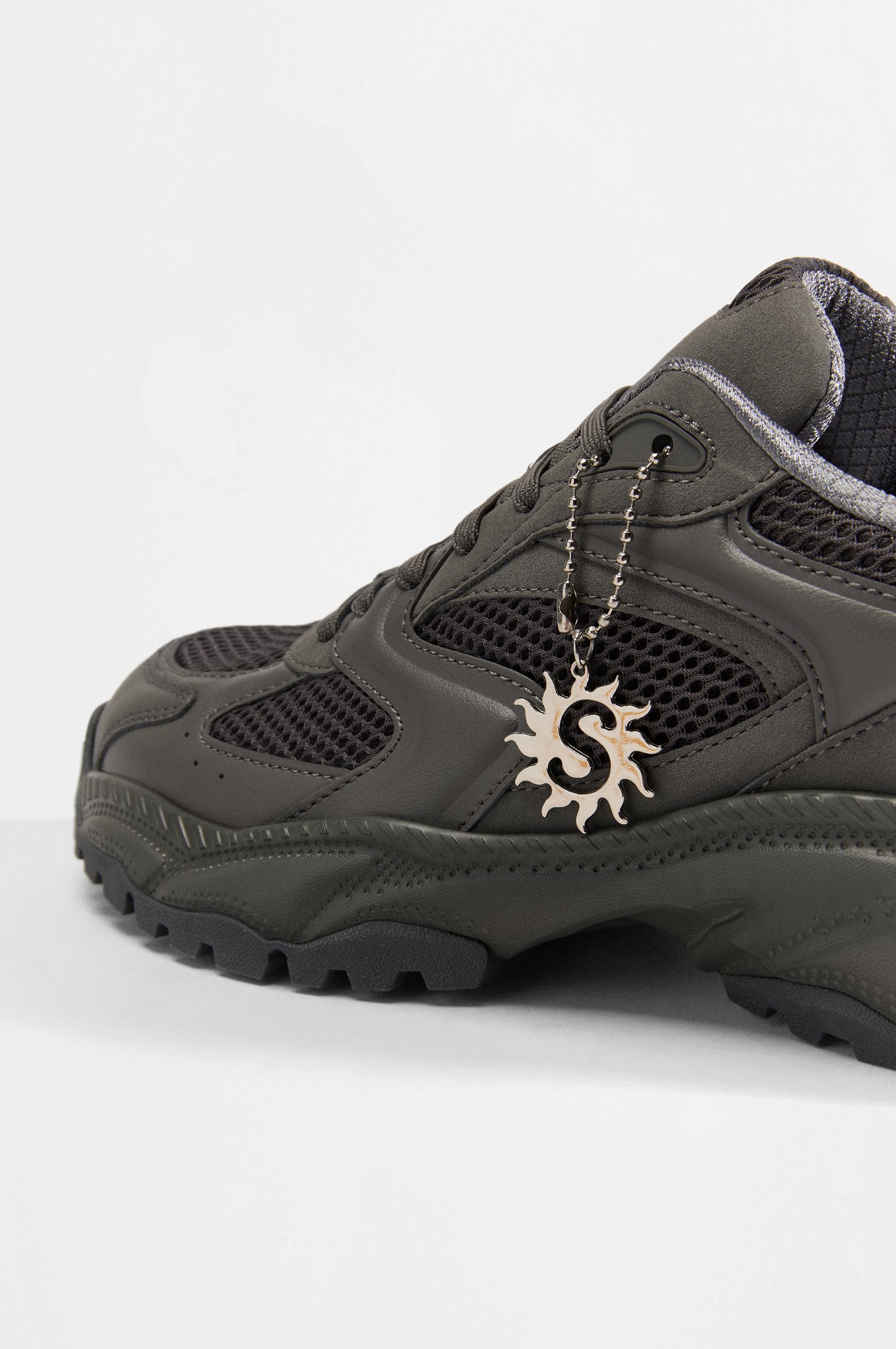 Sneaker keychain — GREY