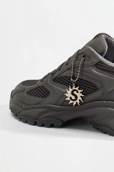 Sneaker keychain — GREY 4