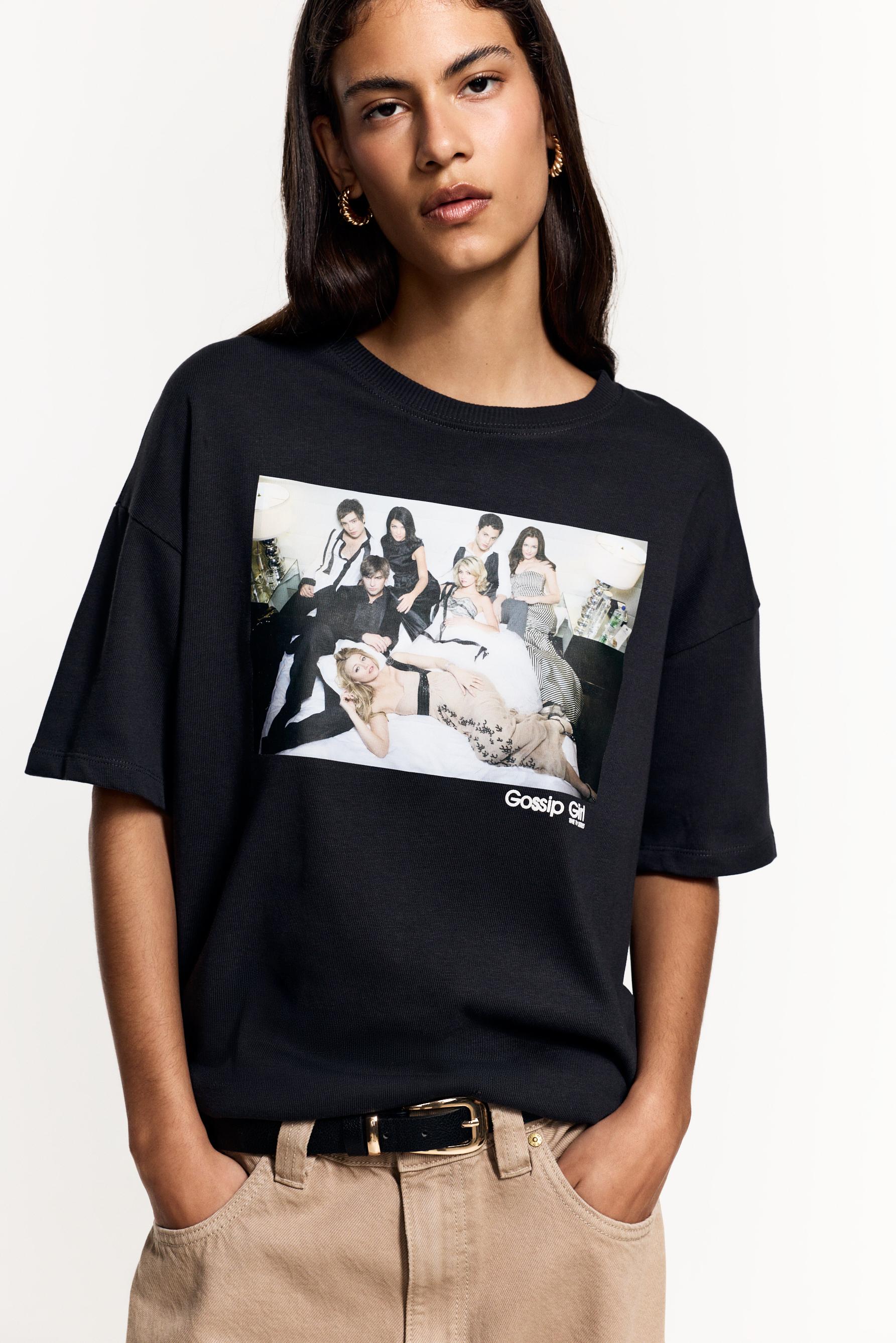 Gossip Girl ™Warner Bros T-shirt — BLACK