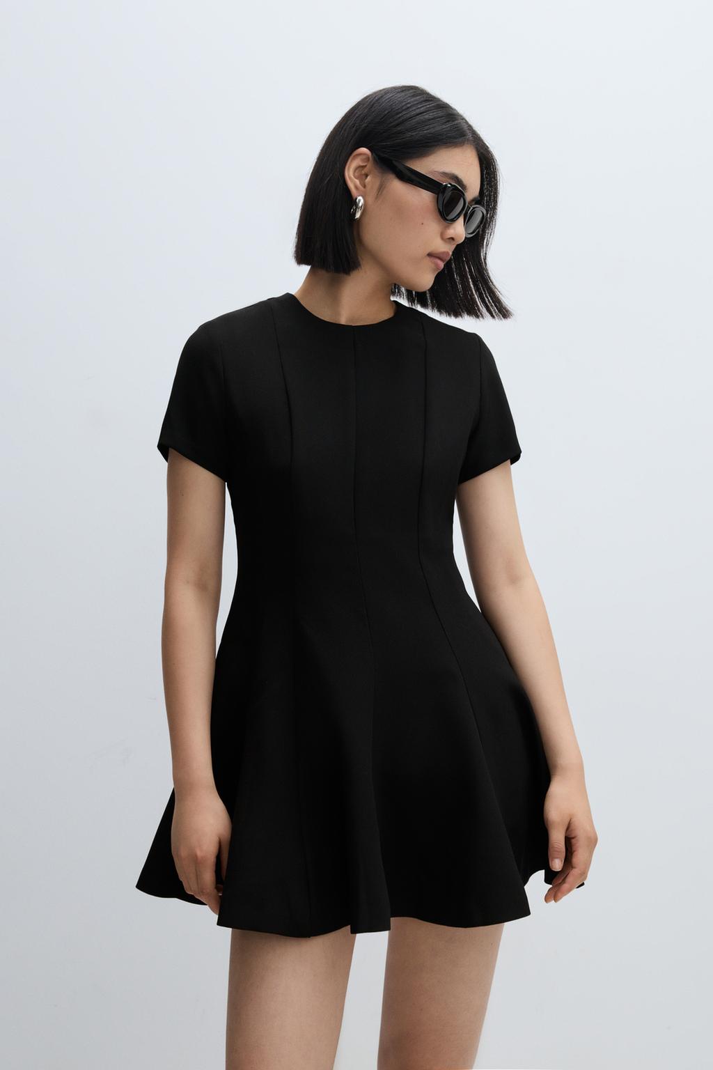 Short flounce dress