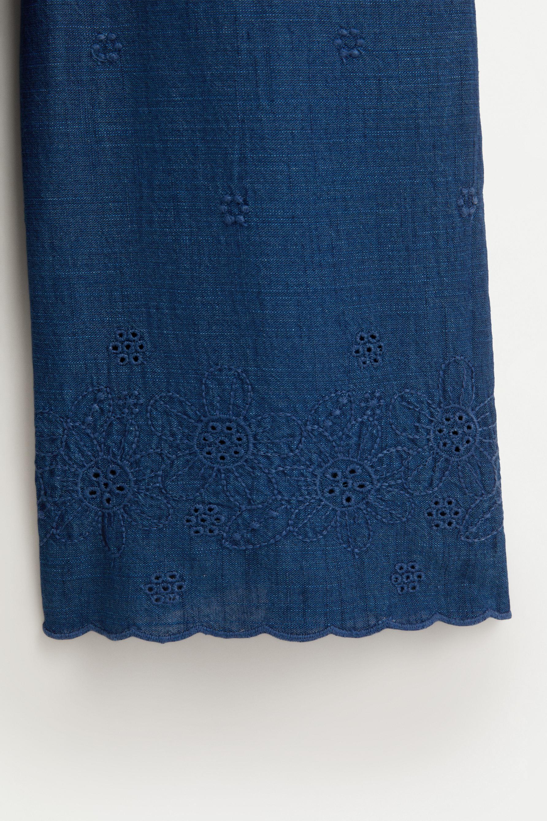 Embroidered lightweight jeans — MEDIUM BLUE