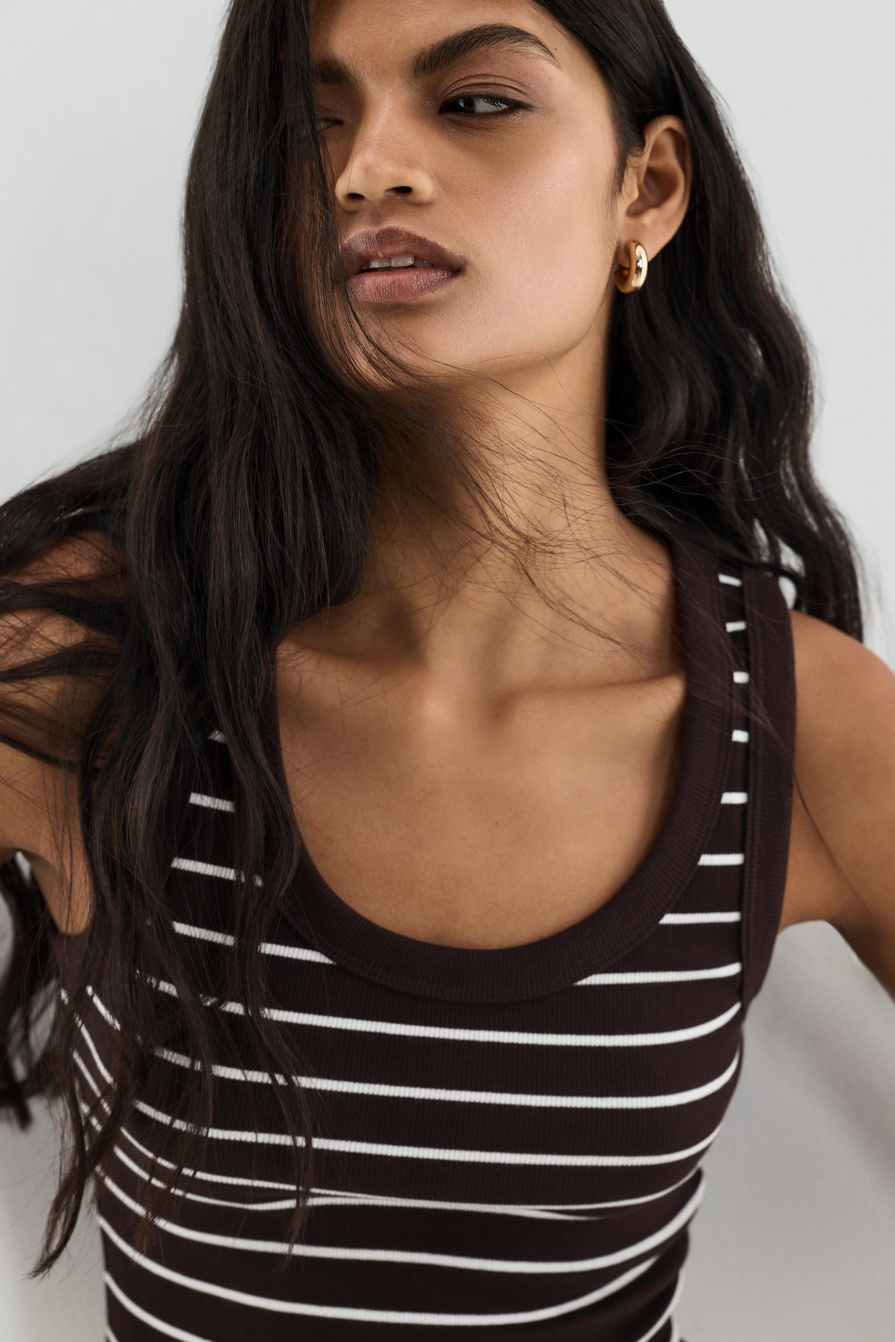 Contrast detail racerback T-shirt — ECRU/BROWN