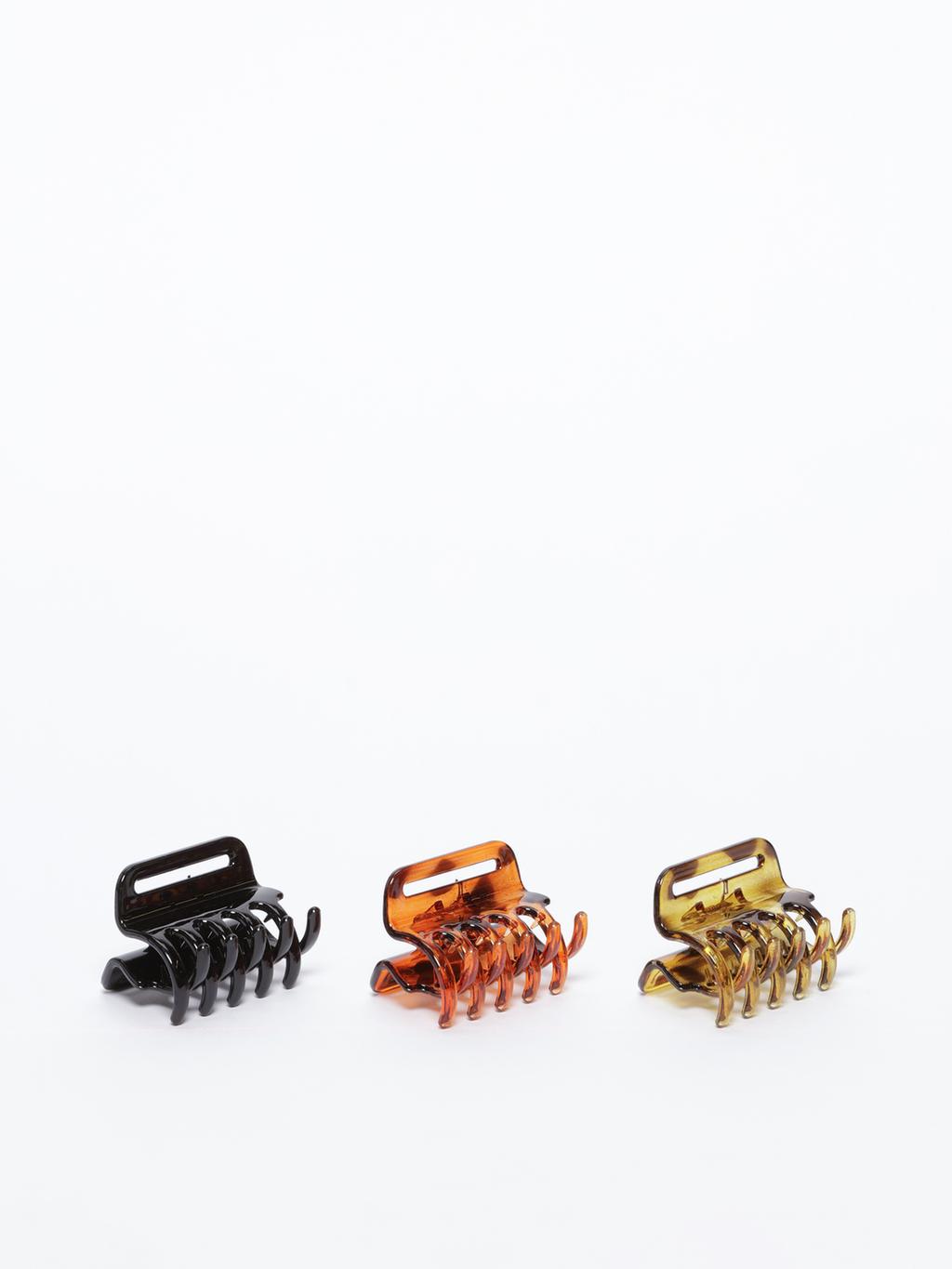 Pack of 3 contrast hair clips.