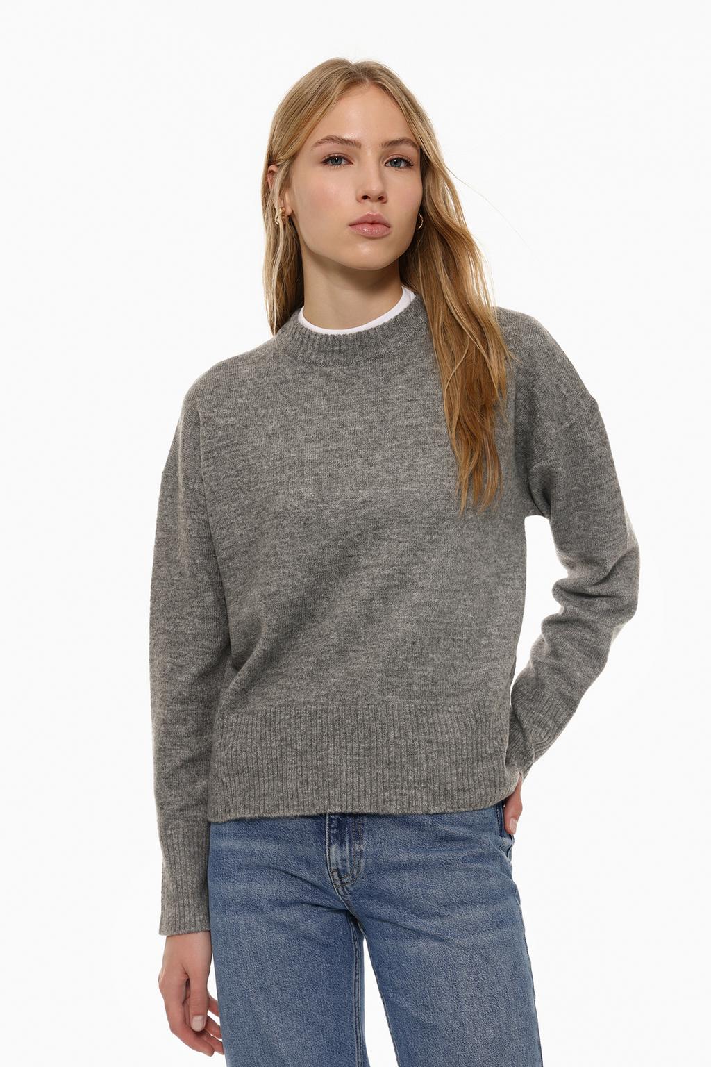 Soft round neck sweater