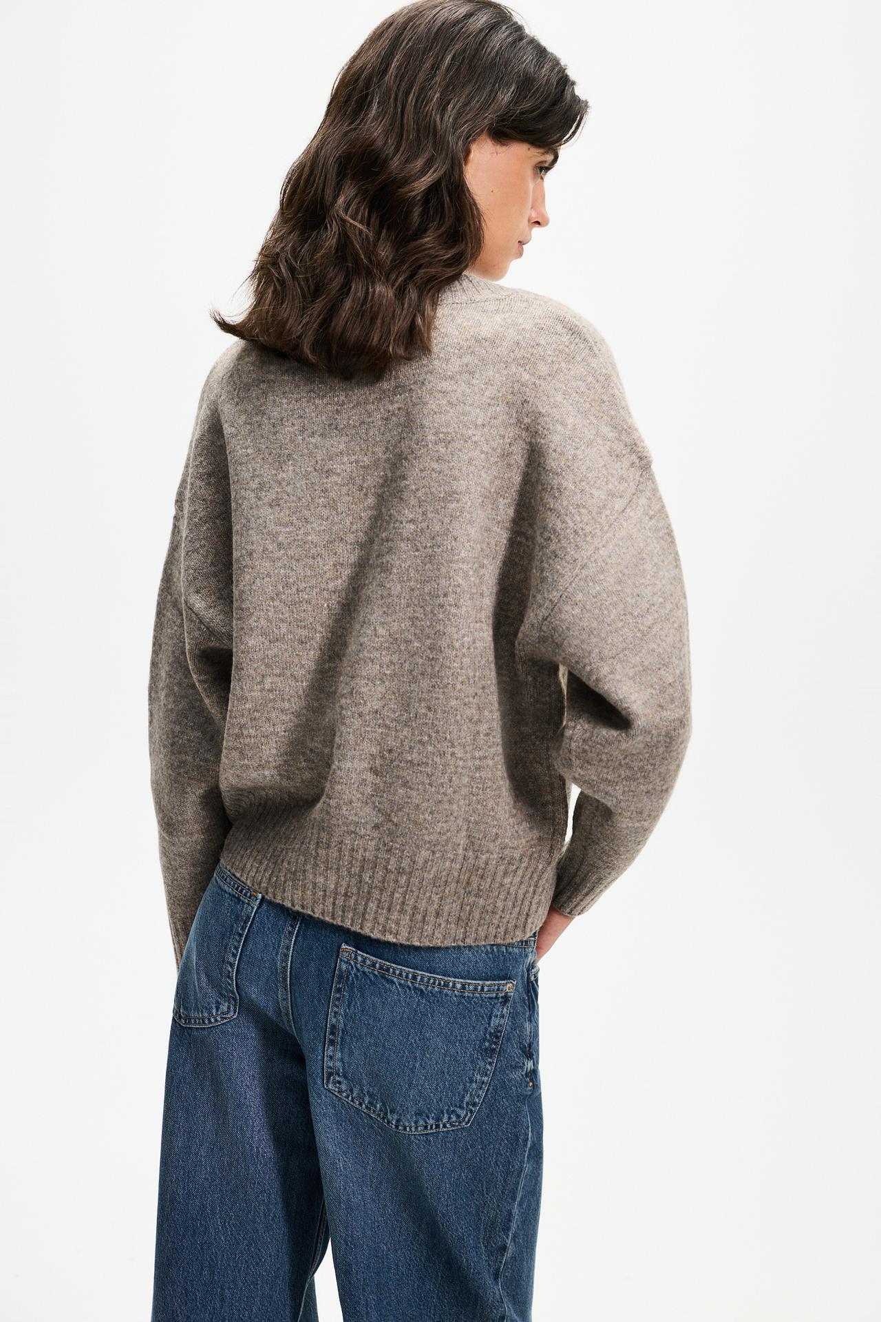 V-neck sweater — TAUPE GREY