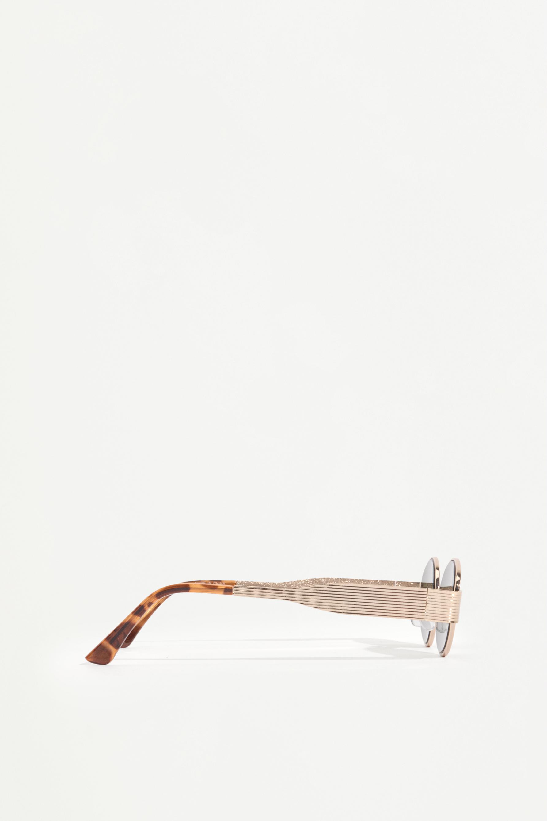 Oval metallic sunglasses — GOLD