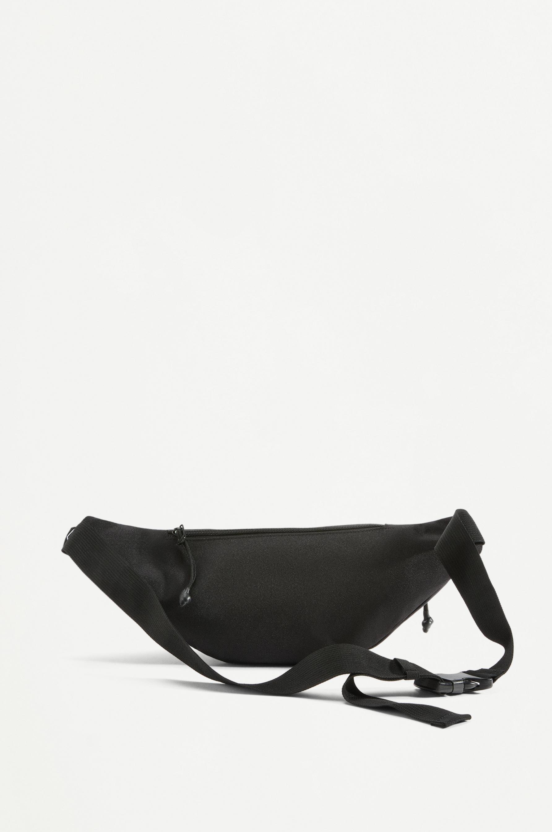Umbro Beyond the Pitch belt bag — BLACK