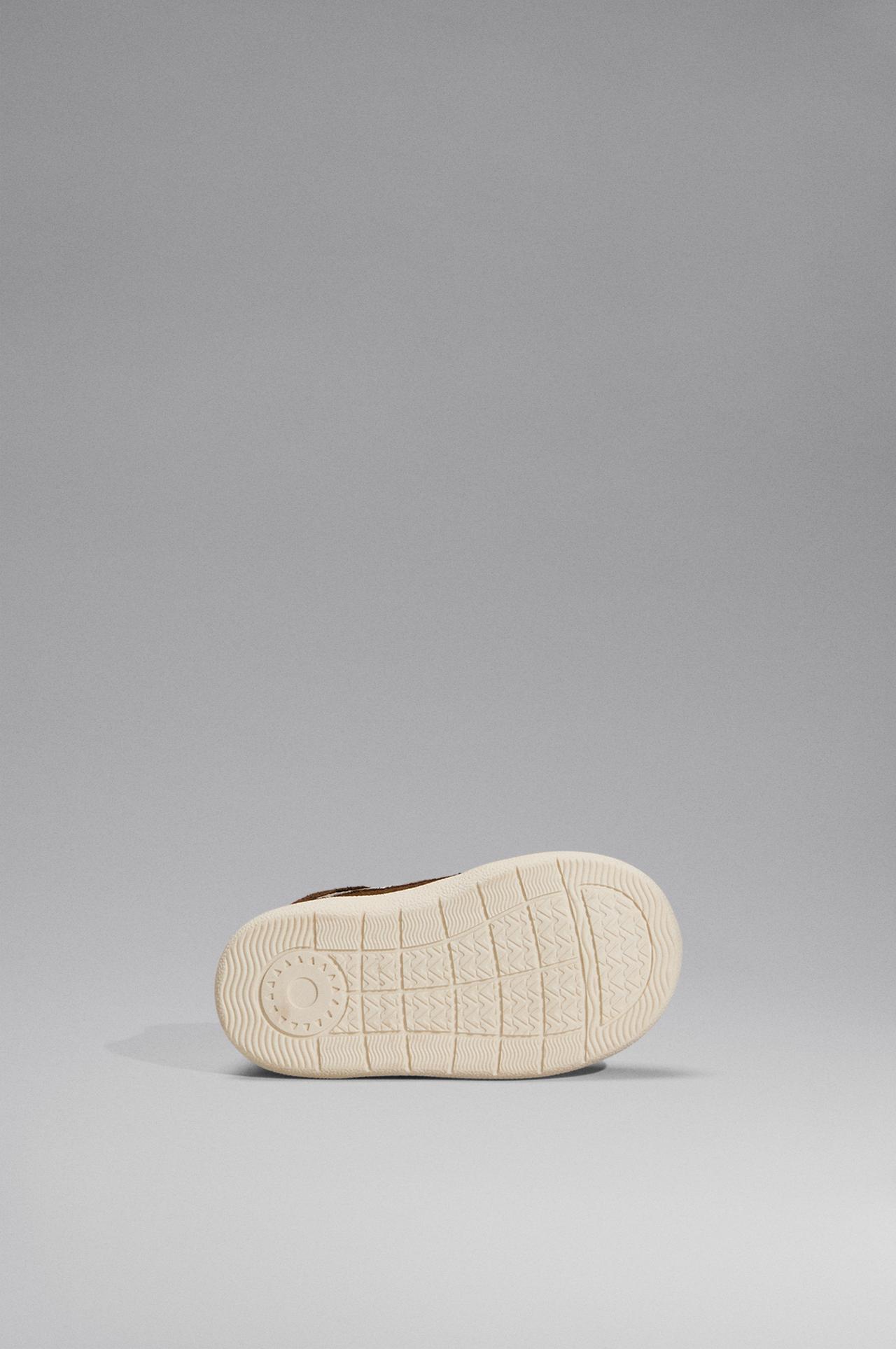 Barefoot-style mixed-material sneakers — 1-066