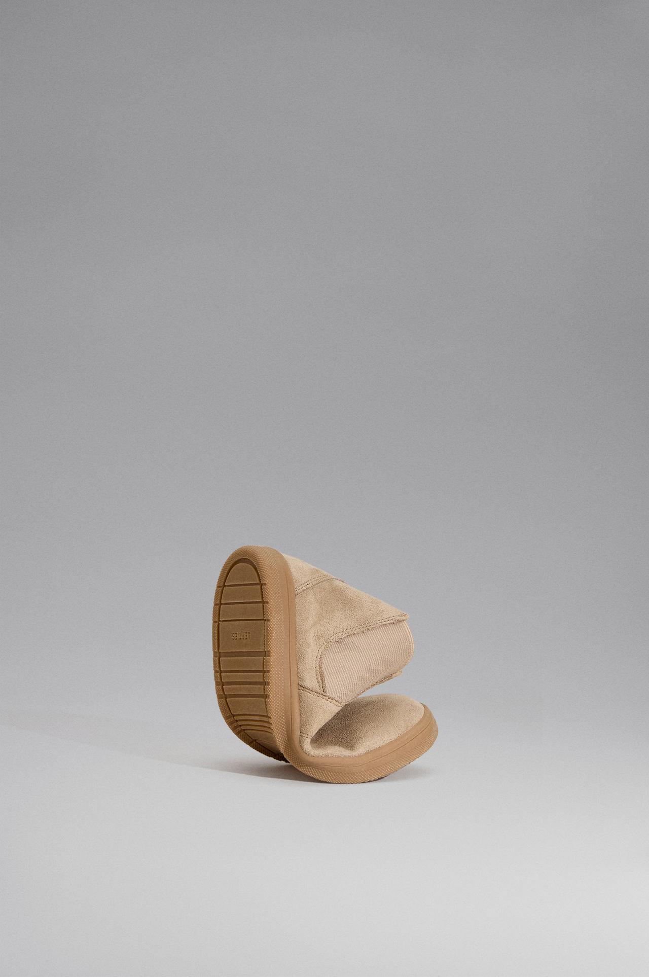 Barefoot chelsea boots — BEIGE