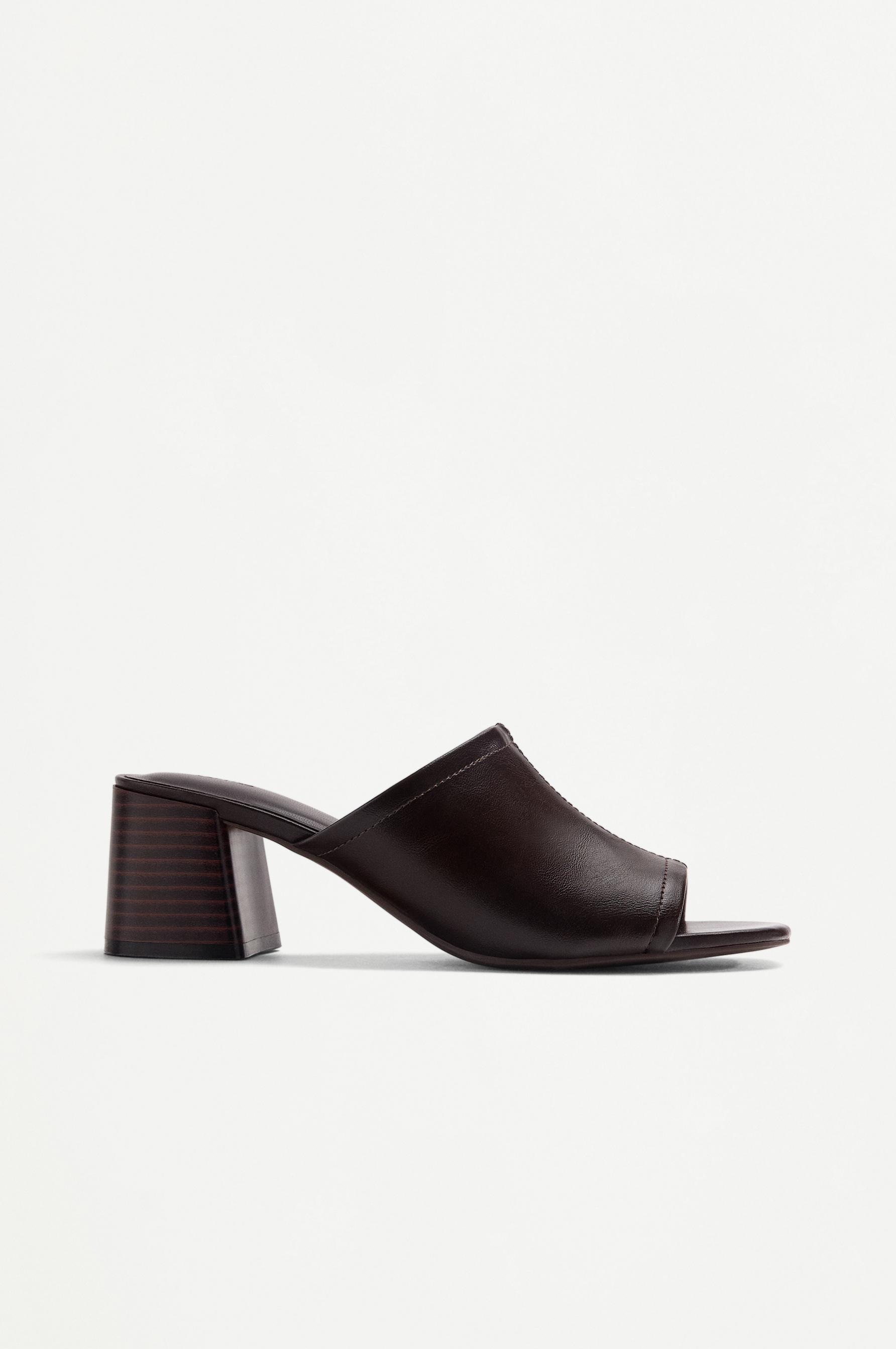 Sandalia mule tacón