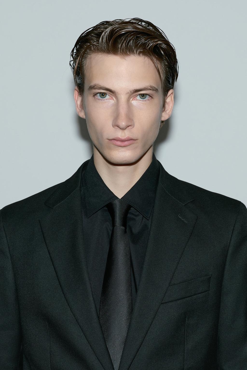 CRAVATĂ CU ȚESĂTURĂ ÎN RELIEF