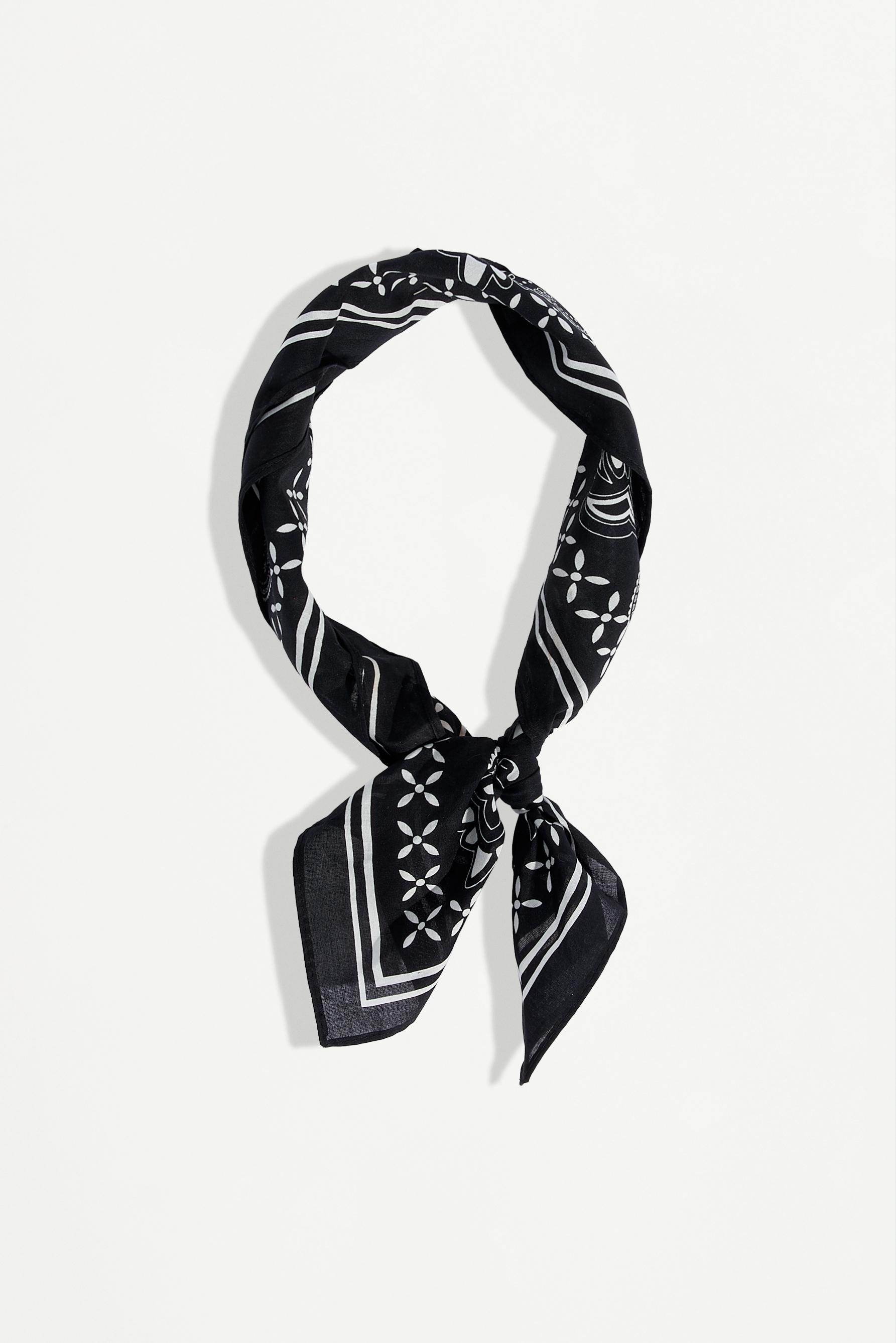 Paisley scarf — BLACK