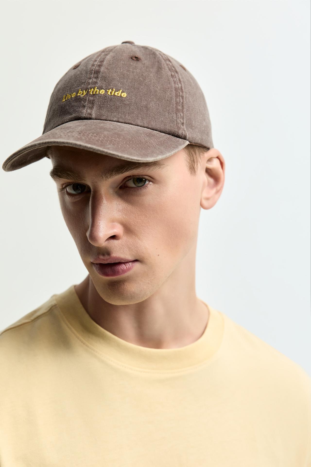 Faded-effect embroidered cap — DARK BROWN