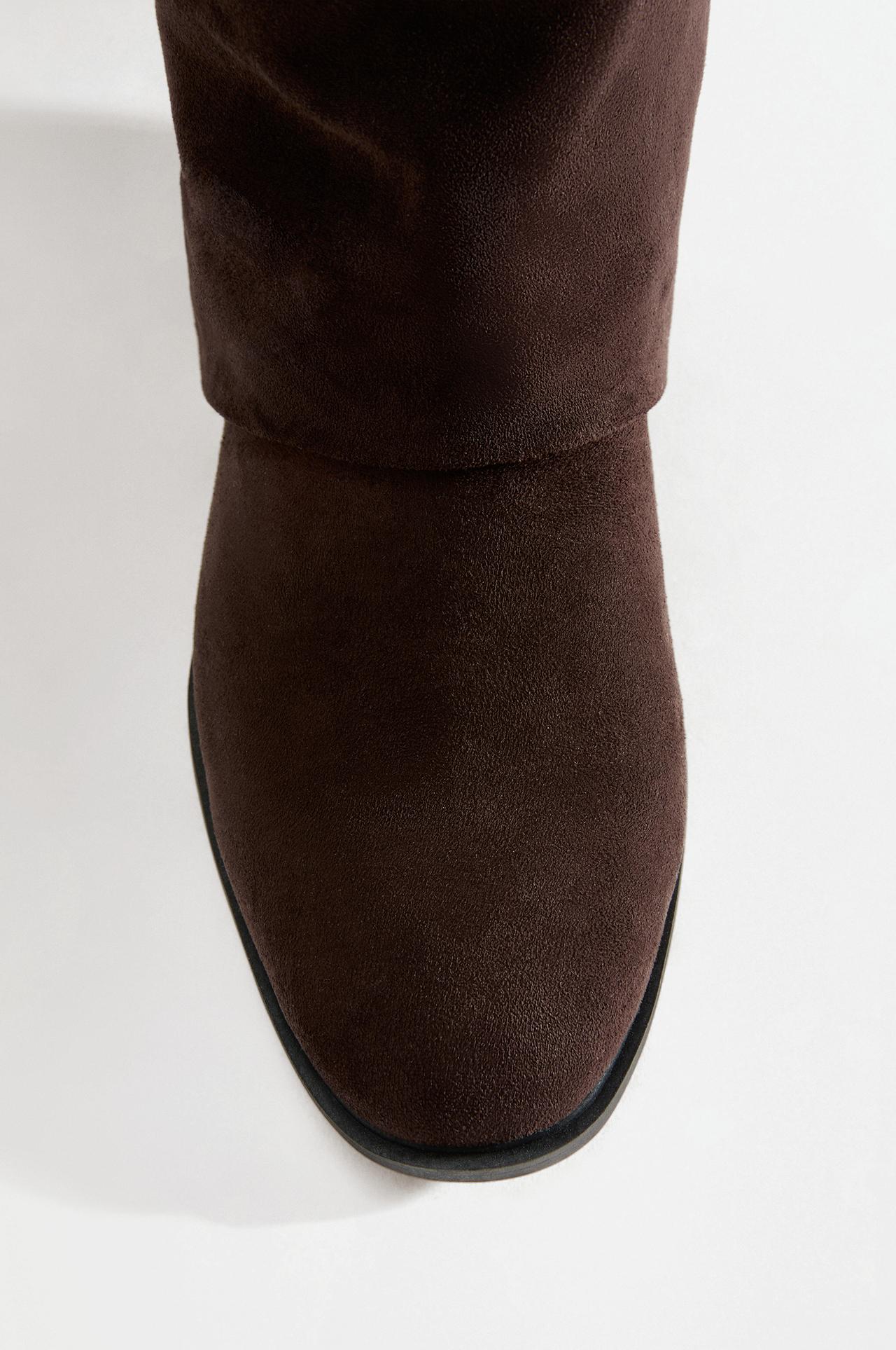 Footed boots — BROWN