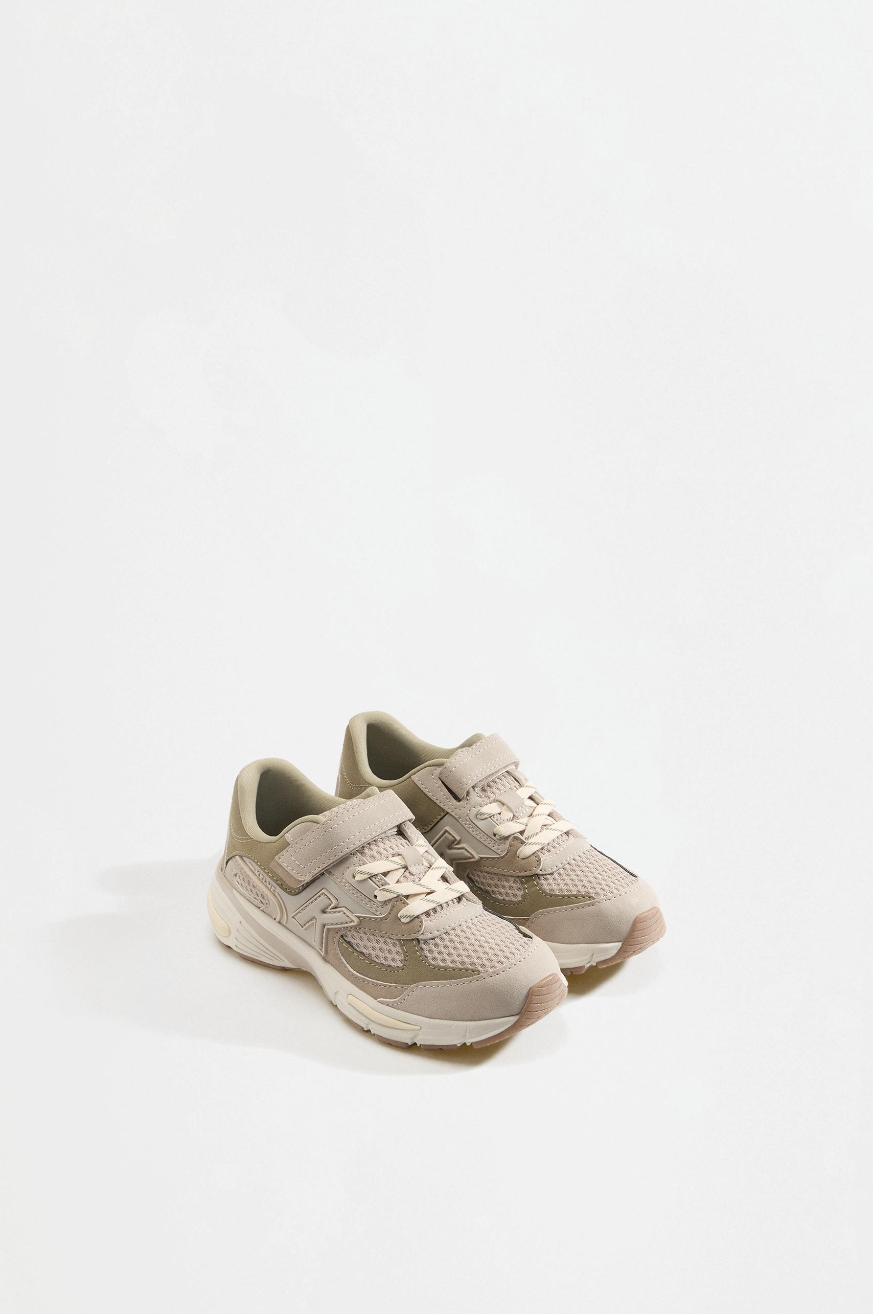 Kelme sneakers — BROWNISH TONE