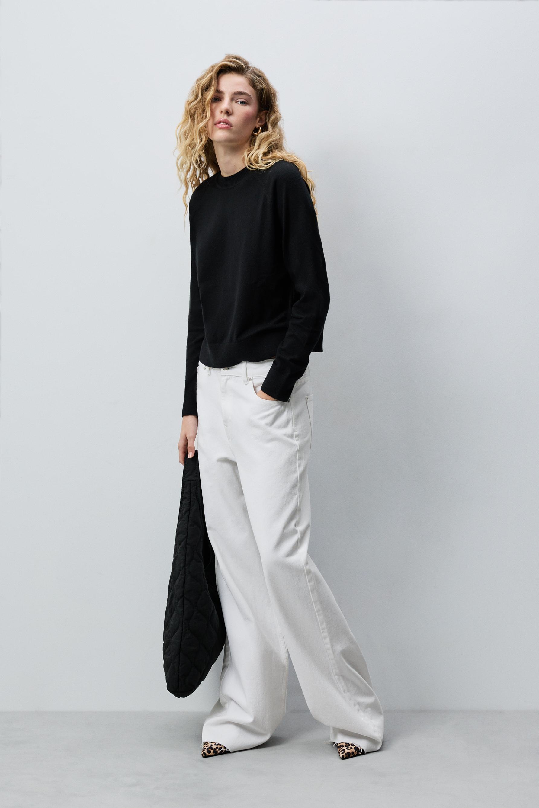 Round neck sweater — BLACK